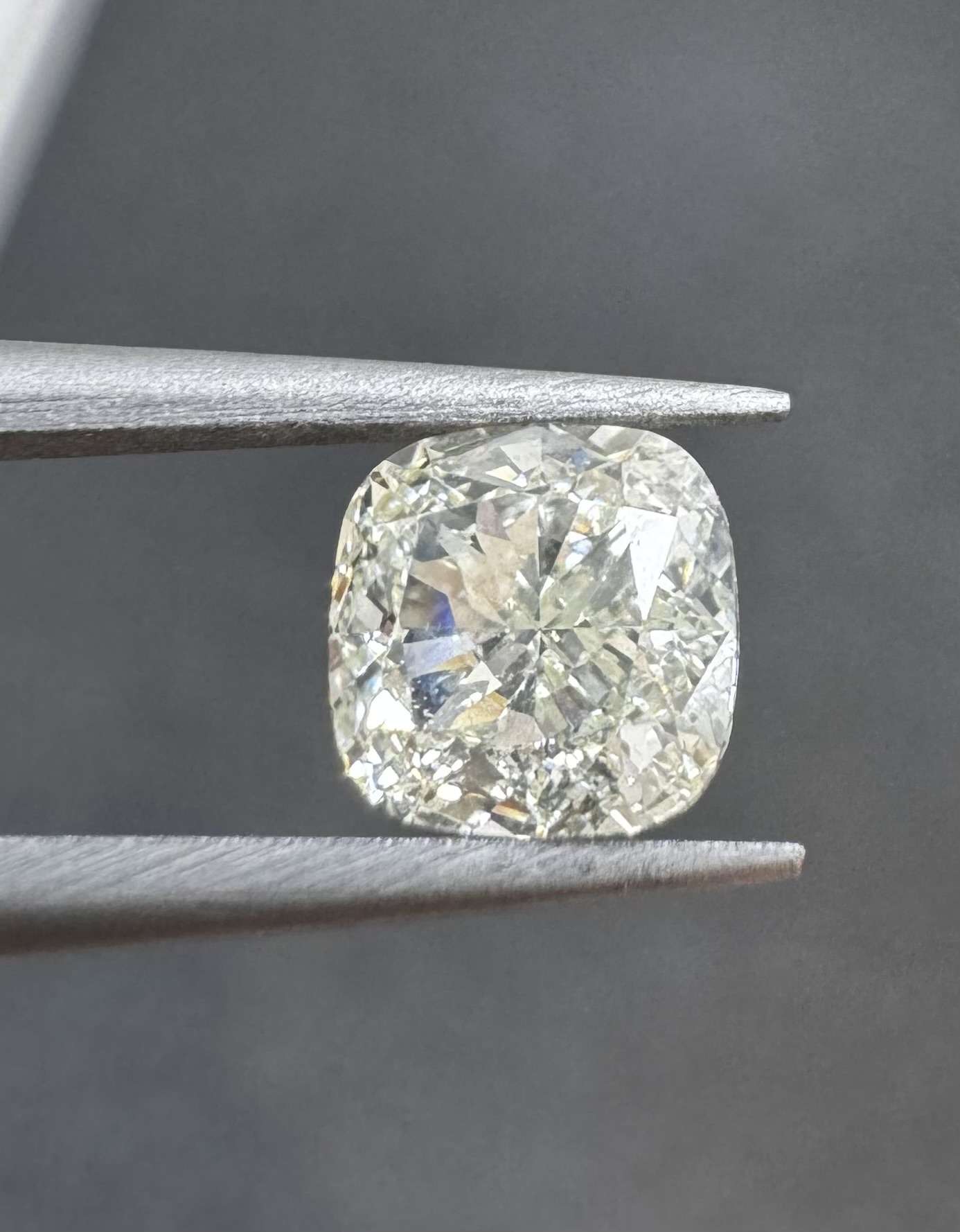 1.12ct Cushion SINGLE image 2 of 3