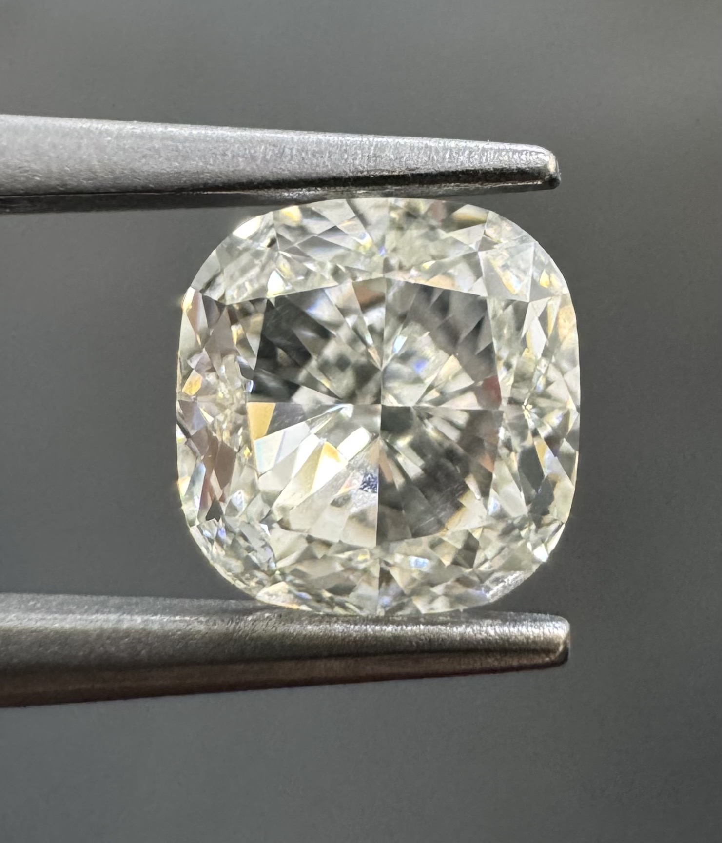 1.01ct Cushion SINGLE image 2 of 3