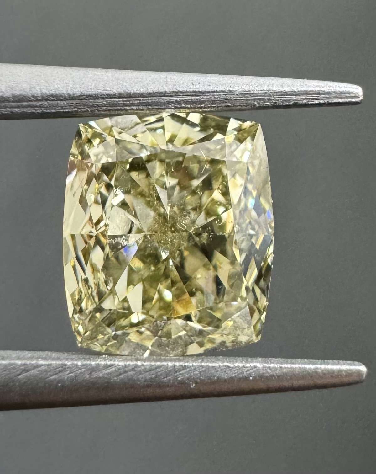 1.50ct Cushion SINGLE image 2 of 3