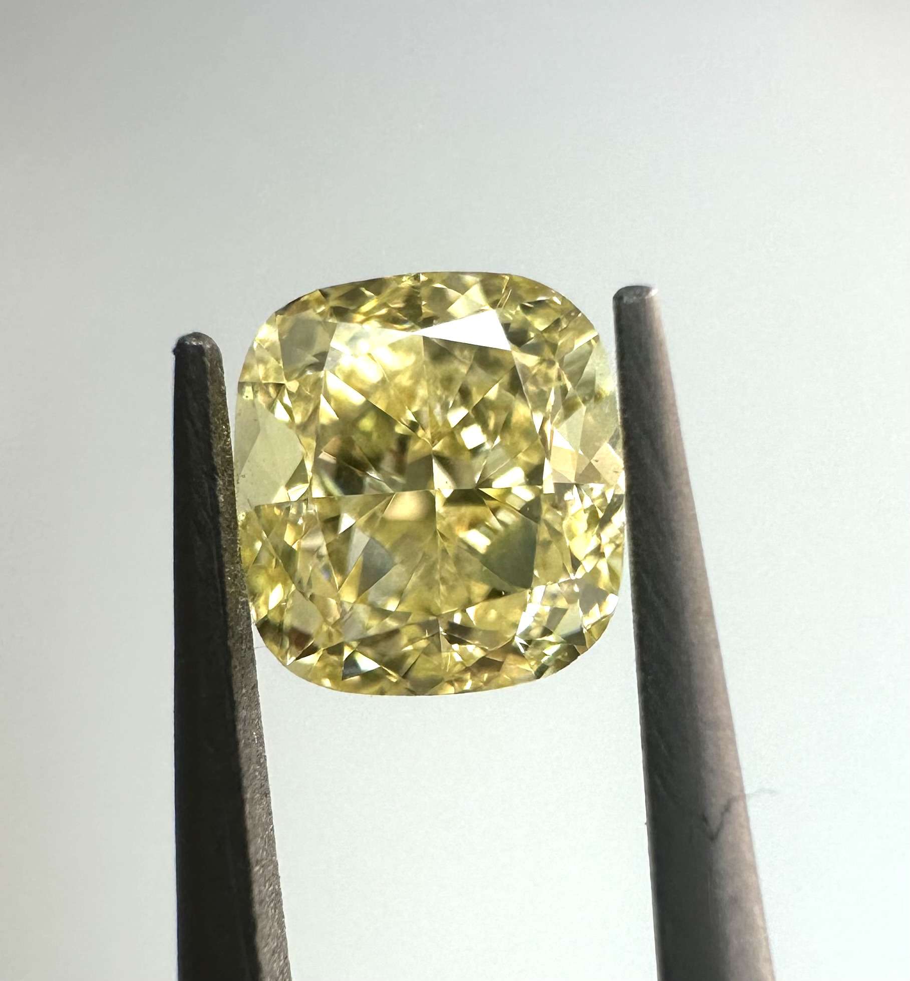 0.70ct Cushion SINGLE image 3 of 4