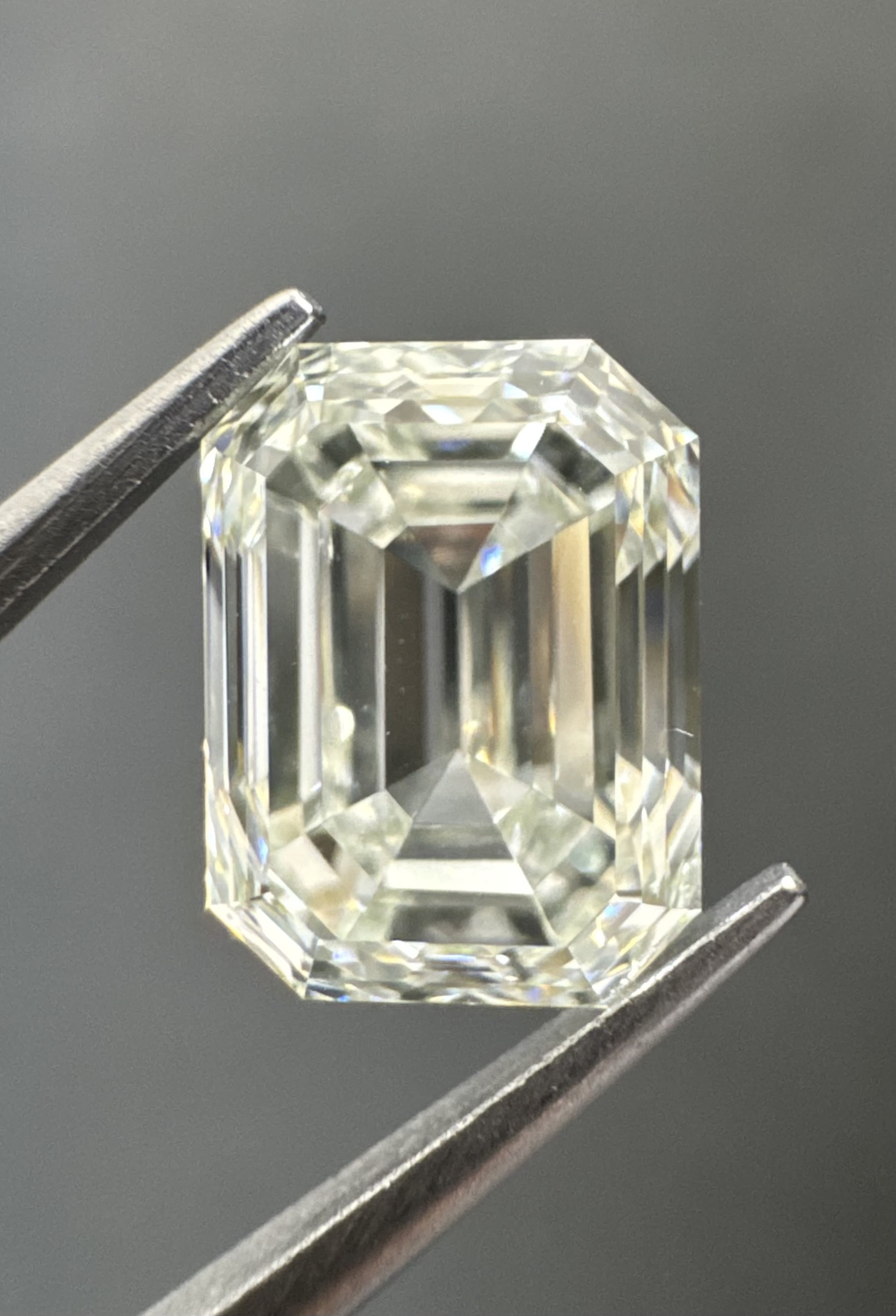 2.01ct Emerald Cut SINGLE image 2 of 3