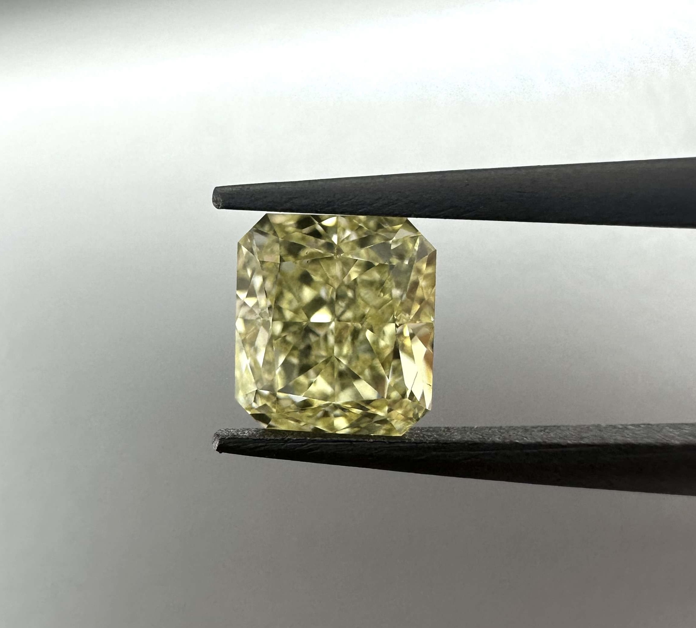 0.70ct Radiant SINGLE image 2 of 3