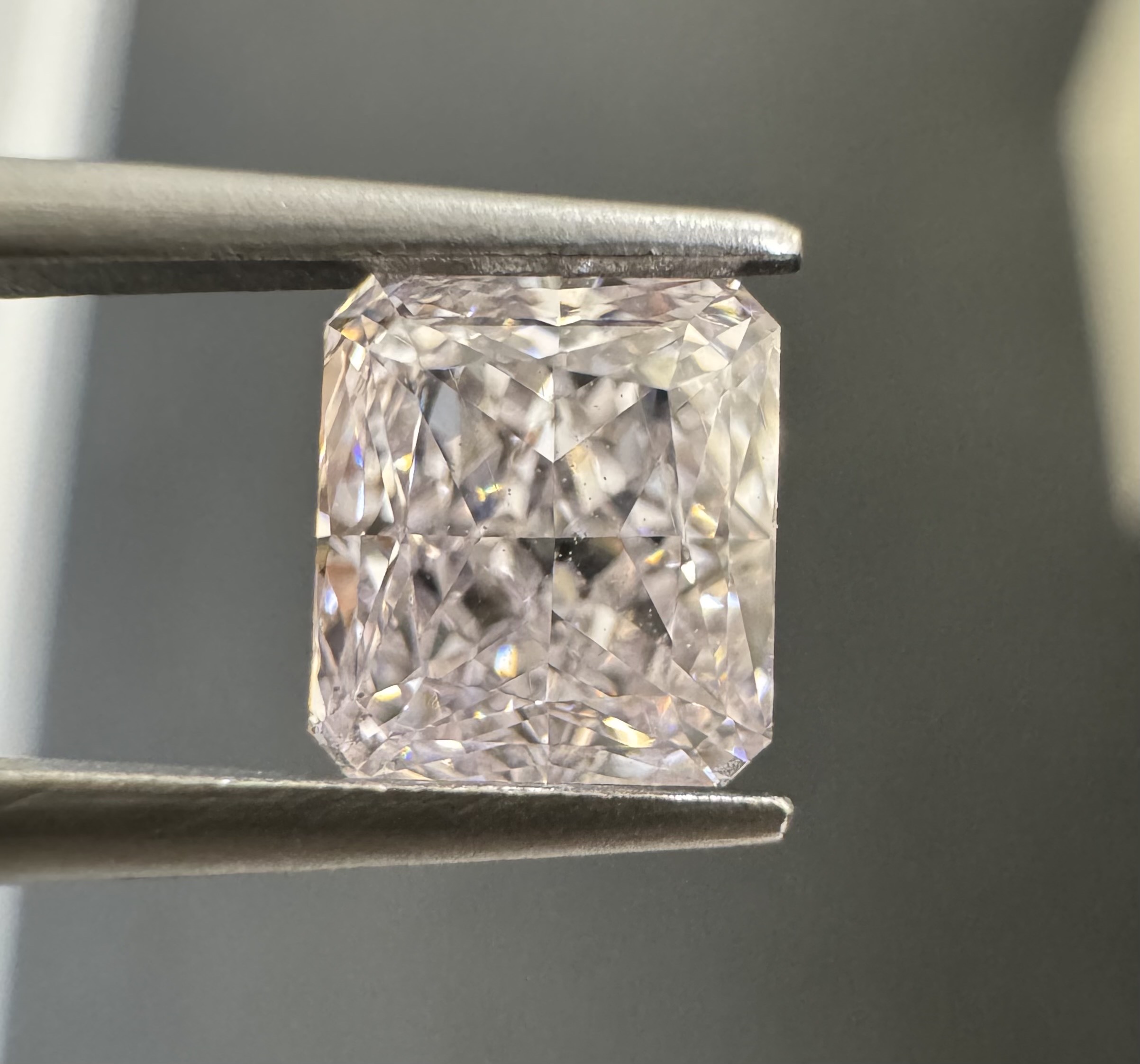 1.02ct Radiant SINGLE image 2 of 3