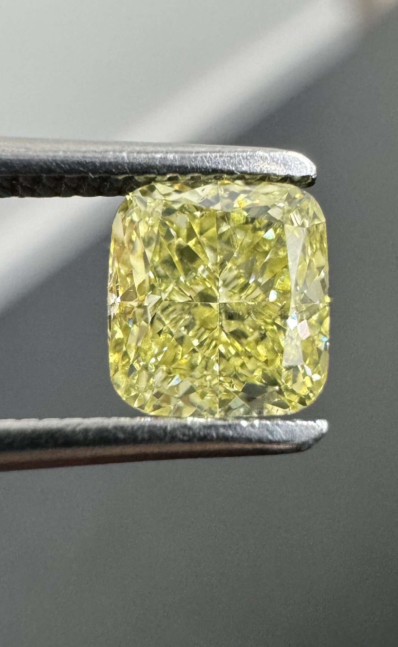 0.69ct Cushion SINGLE image 2 of 3