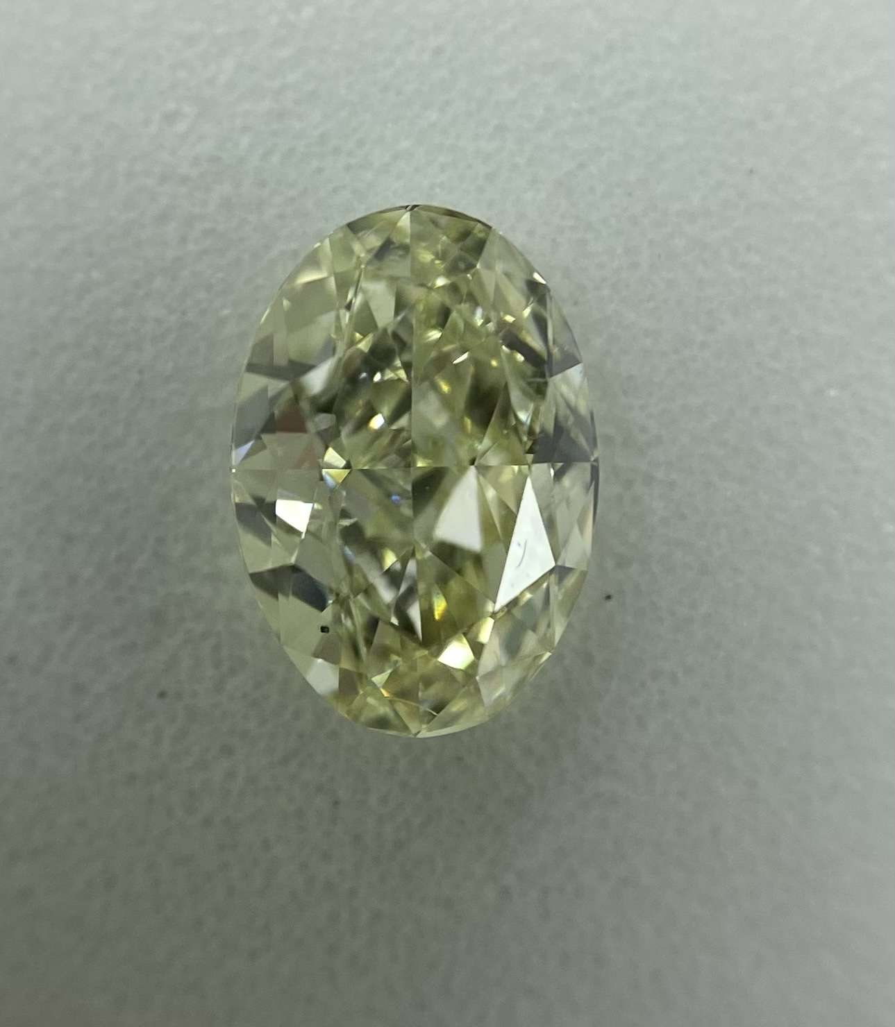 0.91ct Oval SINGLE image 2 of 3