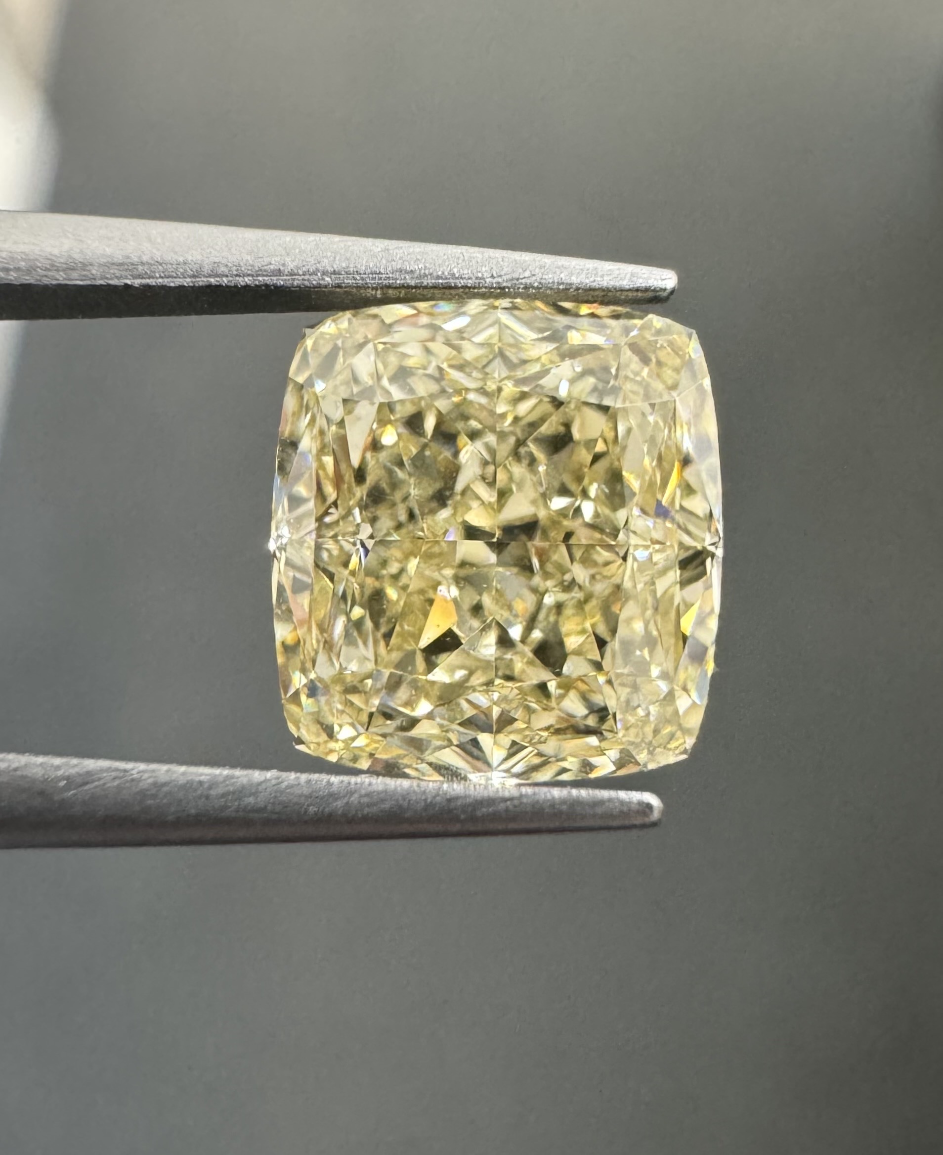 2.14ct Cushion SINGLE image 2 of 3