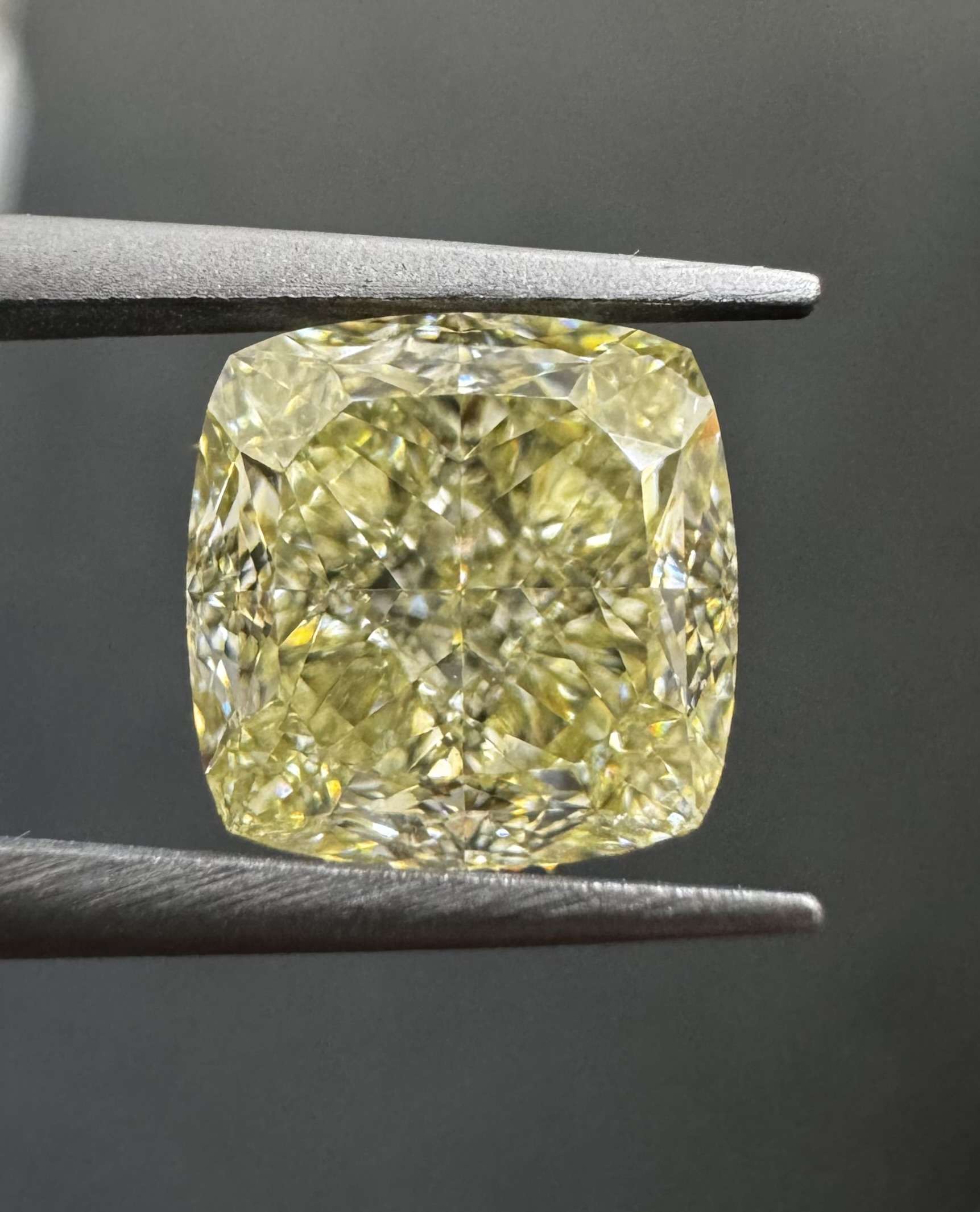 2.36ct Cushion SINGLE image 2 of 3