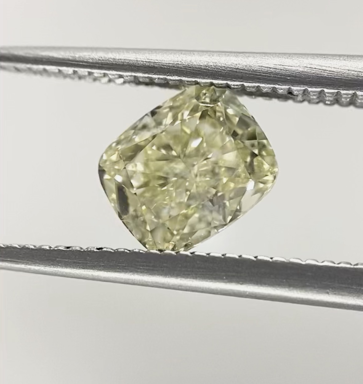 1.21ct Cushion SINGLE image 2 of 3