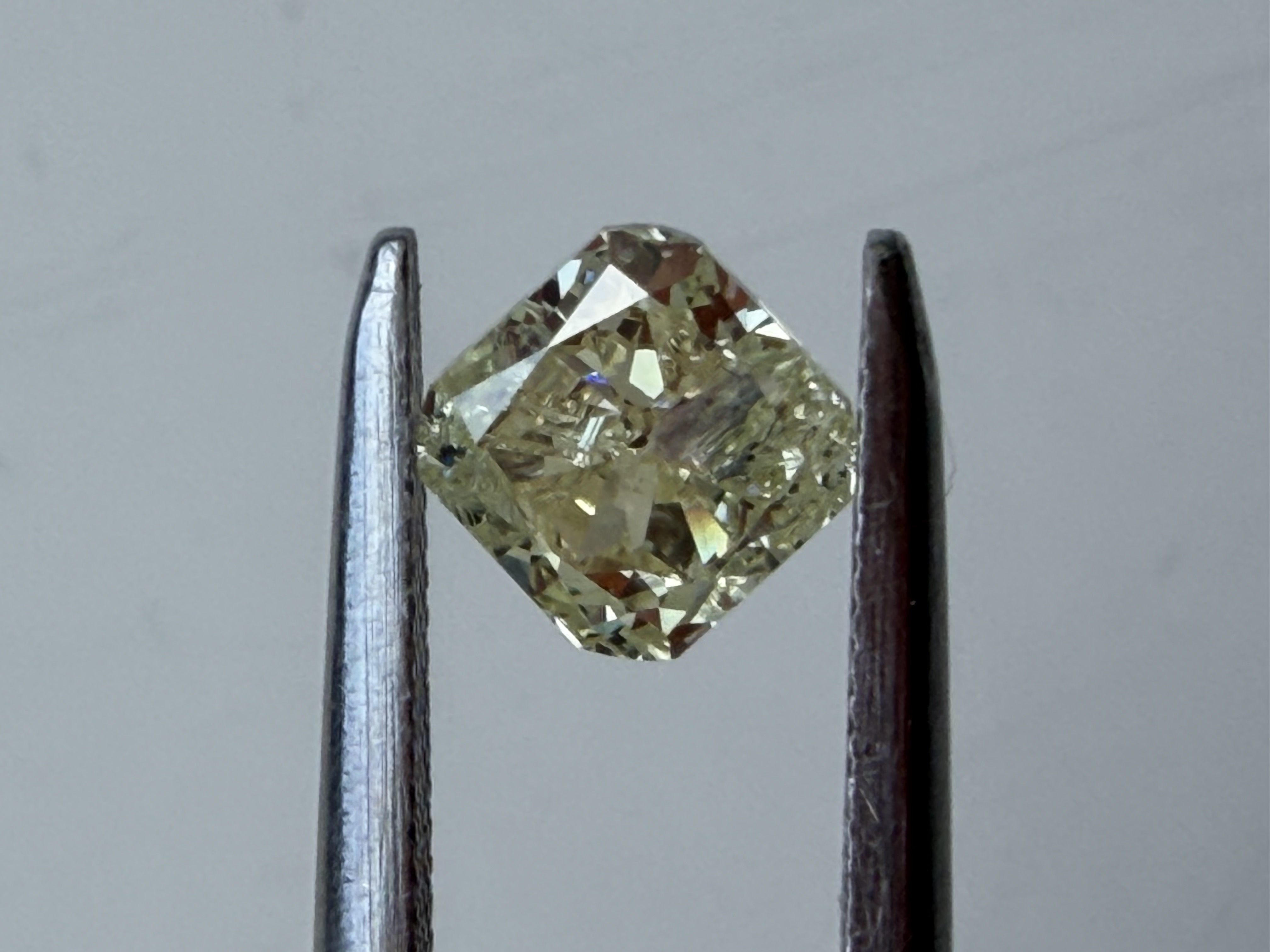 1.01ct Radiant SINGLE image 2 of 3