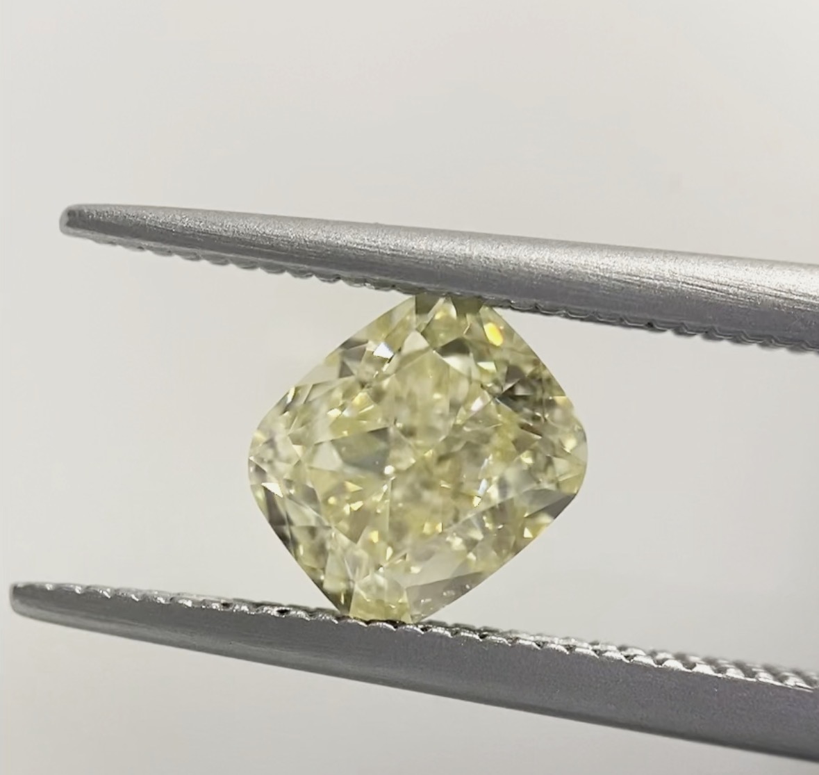 1.51ct Cushion SINGLE image 2 of 2