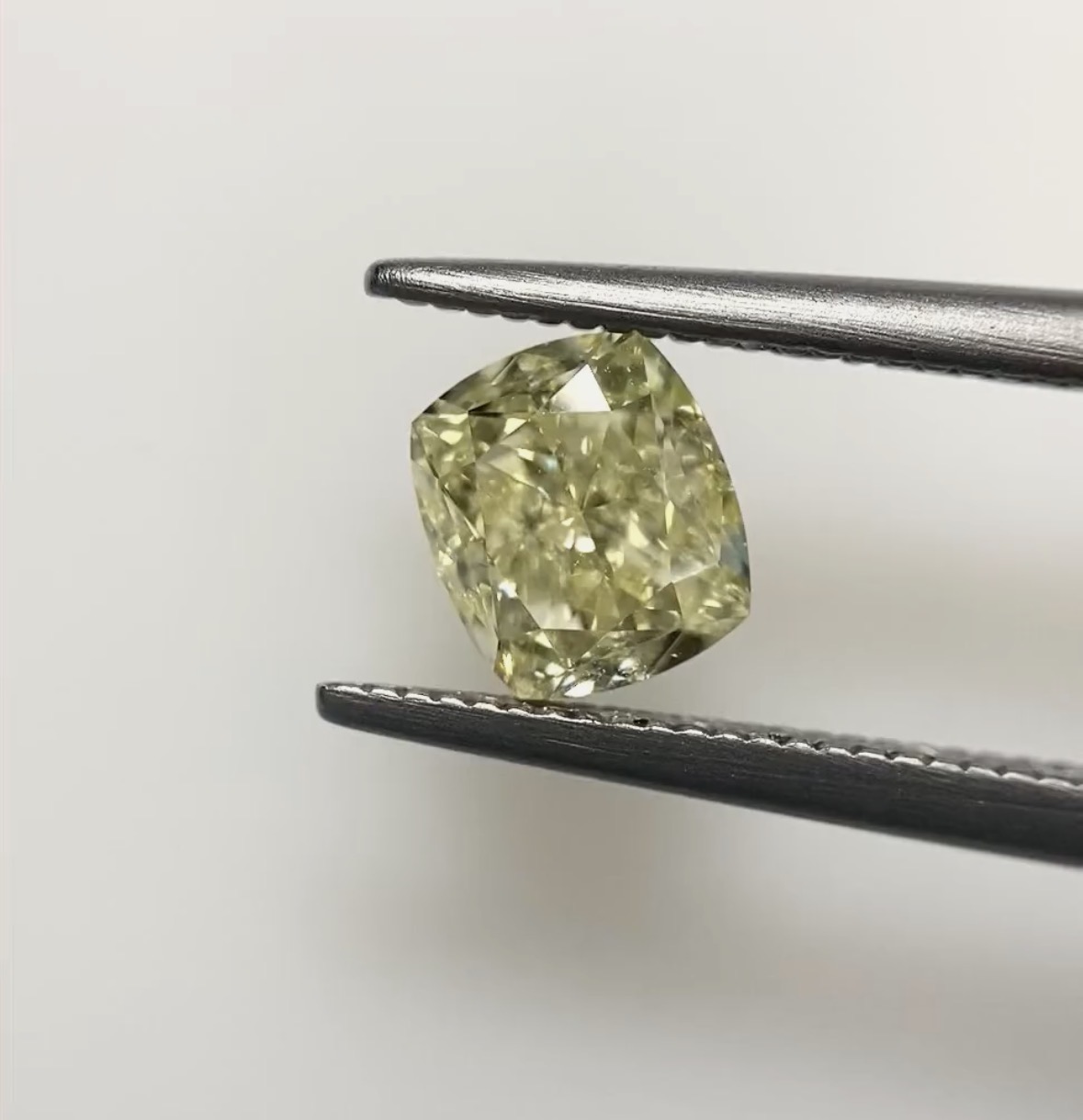 1.22ct Cushion SINGLE image 2 of 3