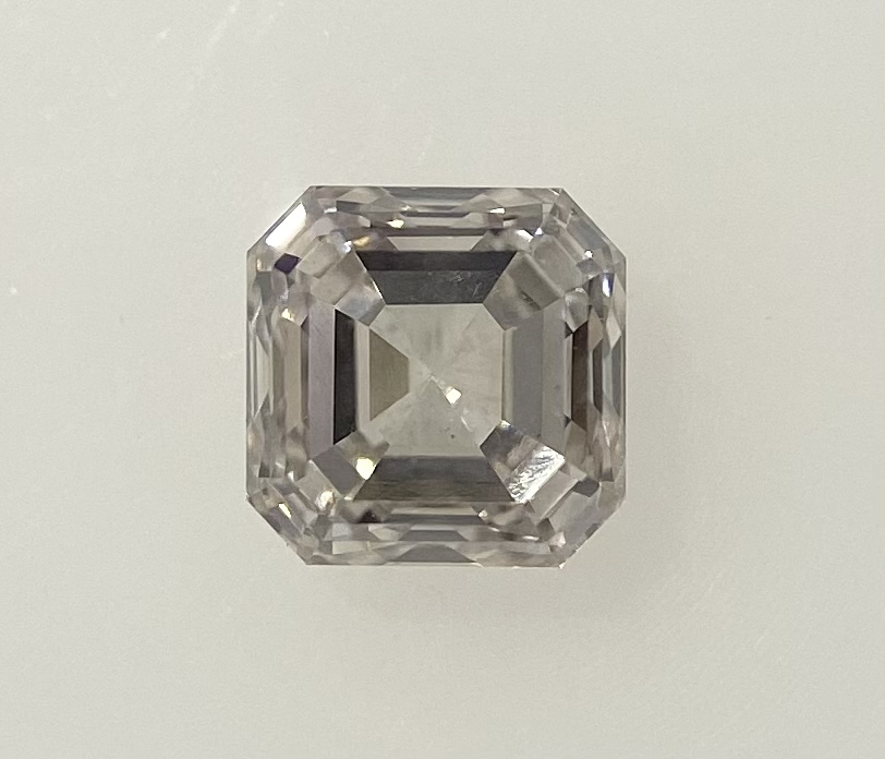 0.55ct SQUARE EMERALD CUT SINGLE image 2 of 3