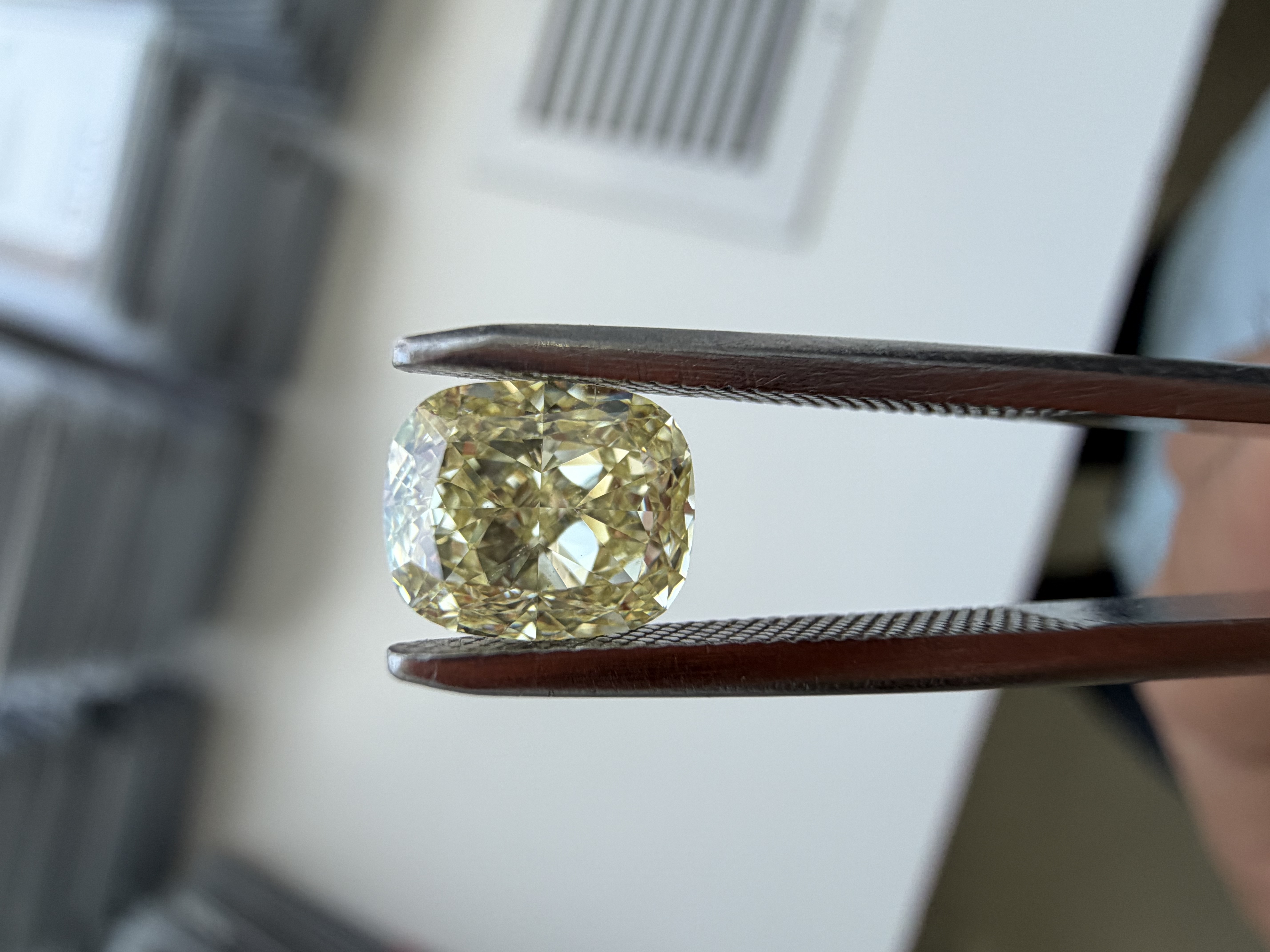 1.24ct Cushion SINGLE image 2 of 3