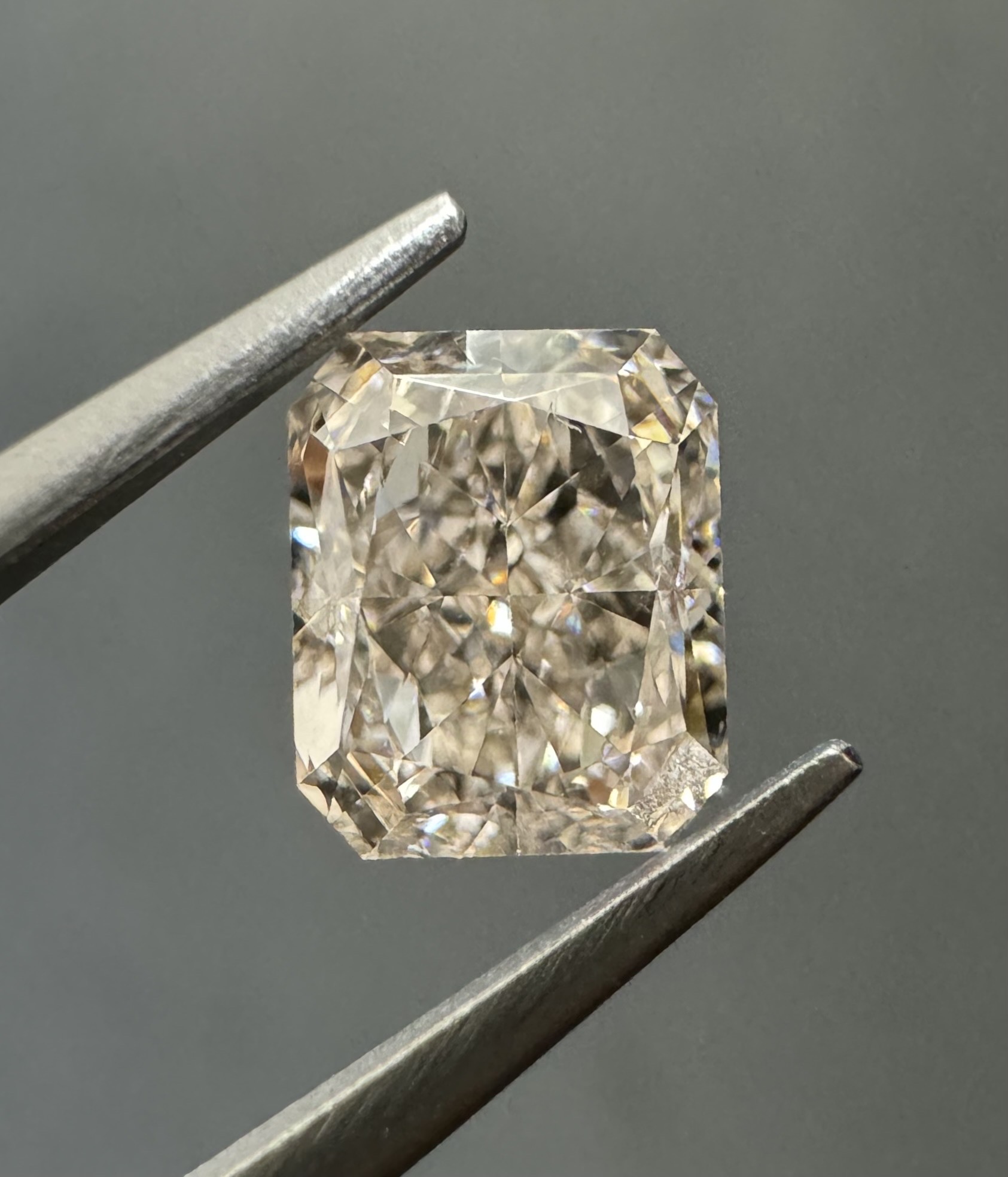 1.00ct Radiant SINGLE image 2 of 3