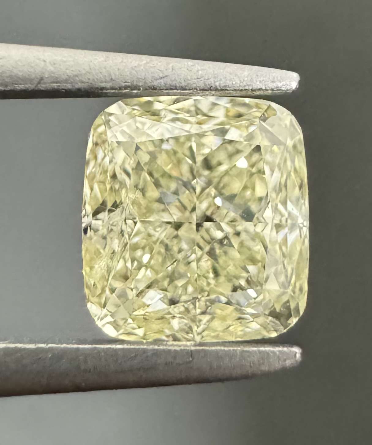 1.01ct Cushion SINGLE image 3 of 4