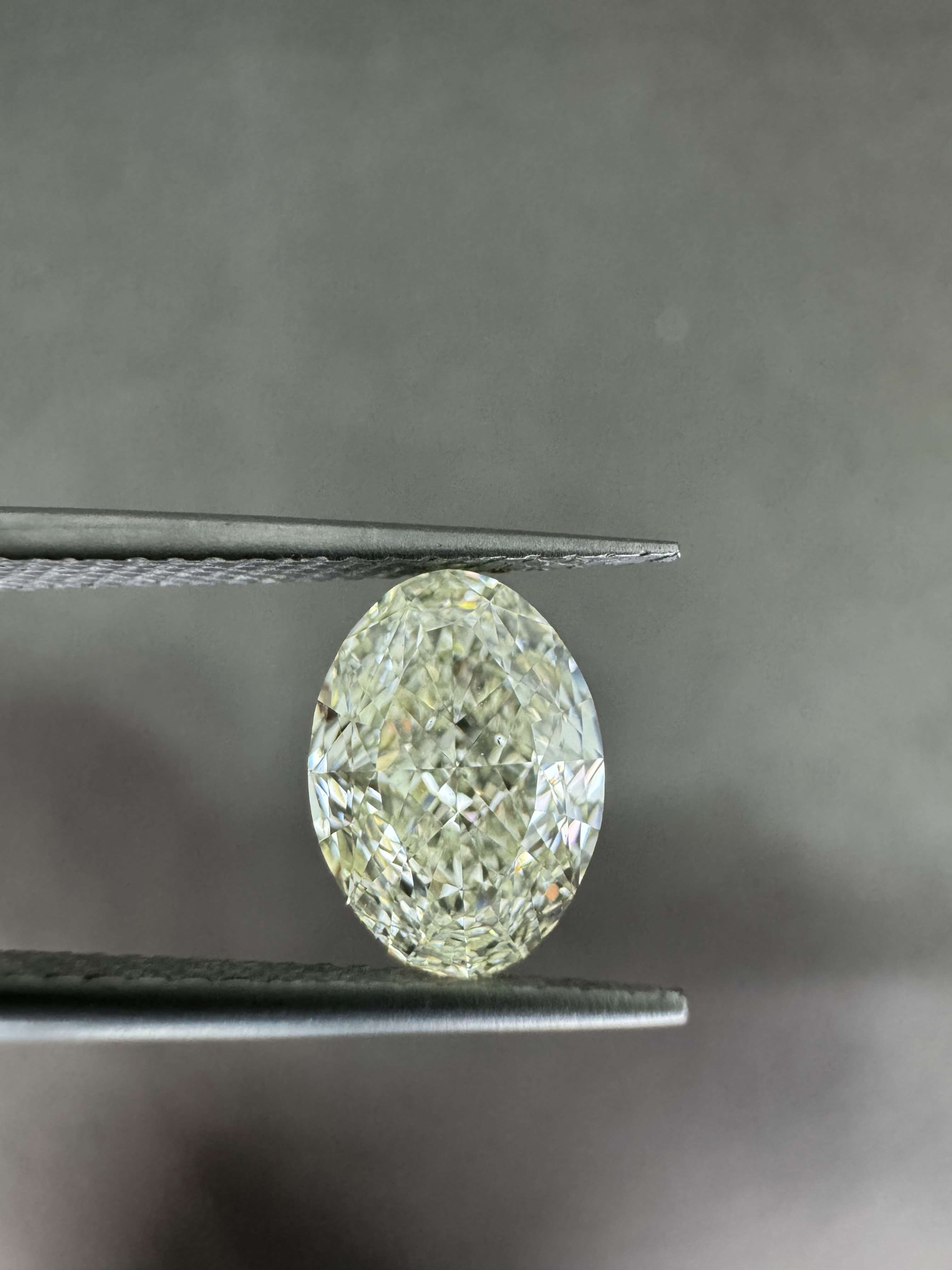 2.06ct Oval SINGLE image 2 of 3