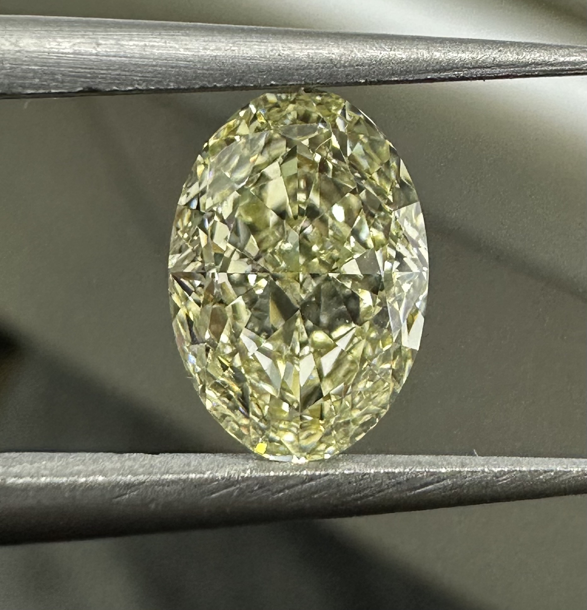 2.00ct Oval SINGLE image 2 of 3