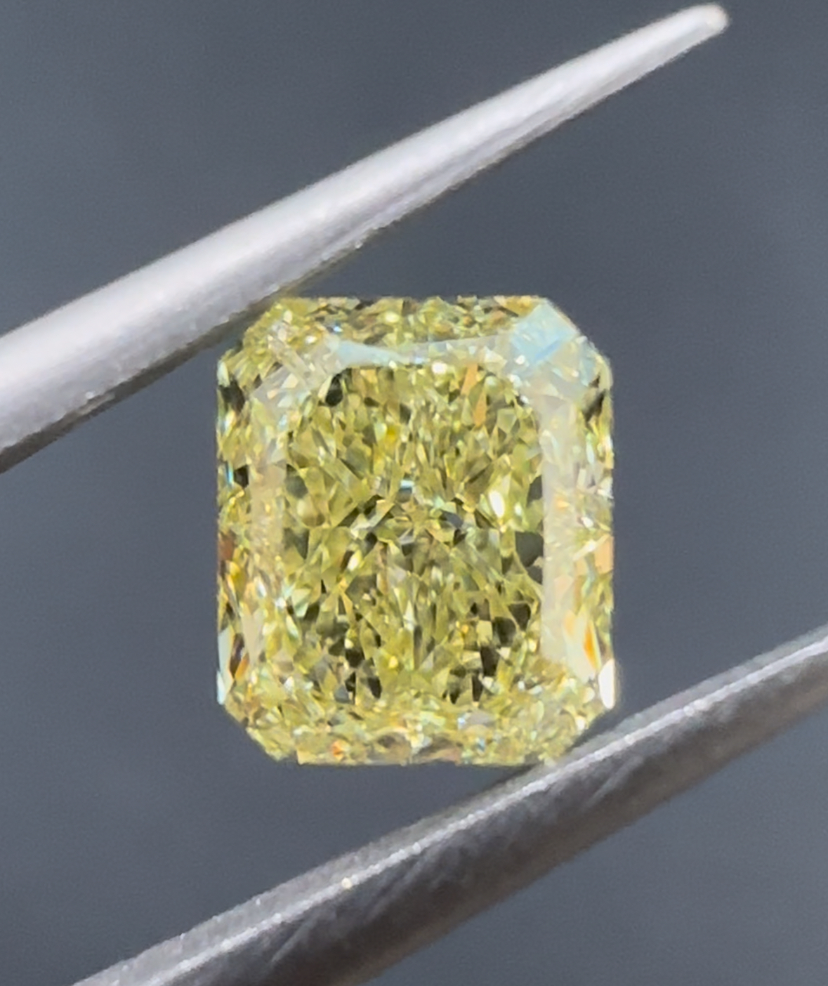 1.48ct Radiant SINGLE image 2 of 3