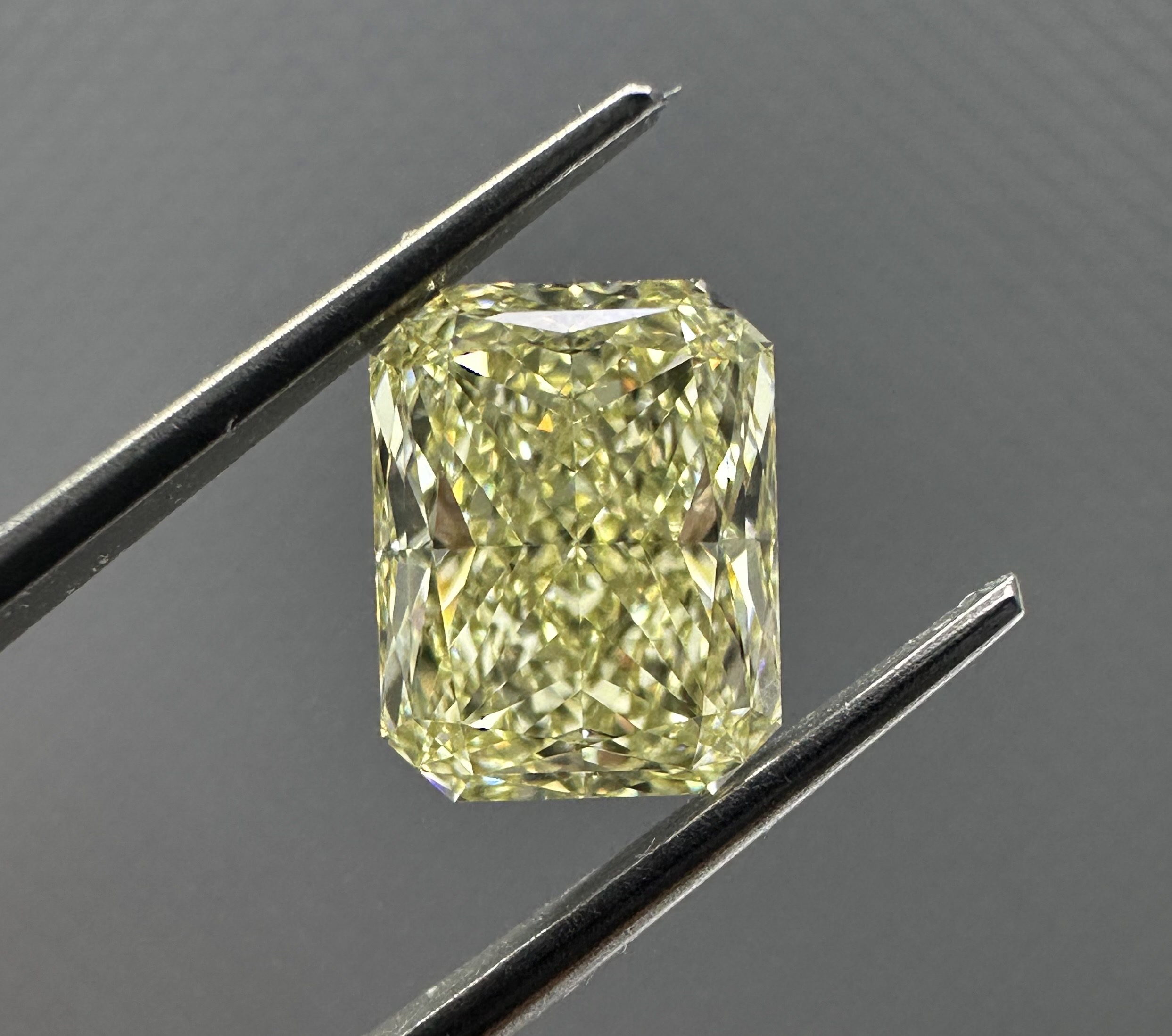 1.50ct Radiant SINGLE image 2 of 3