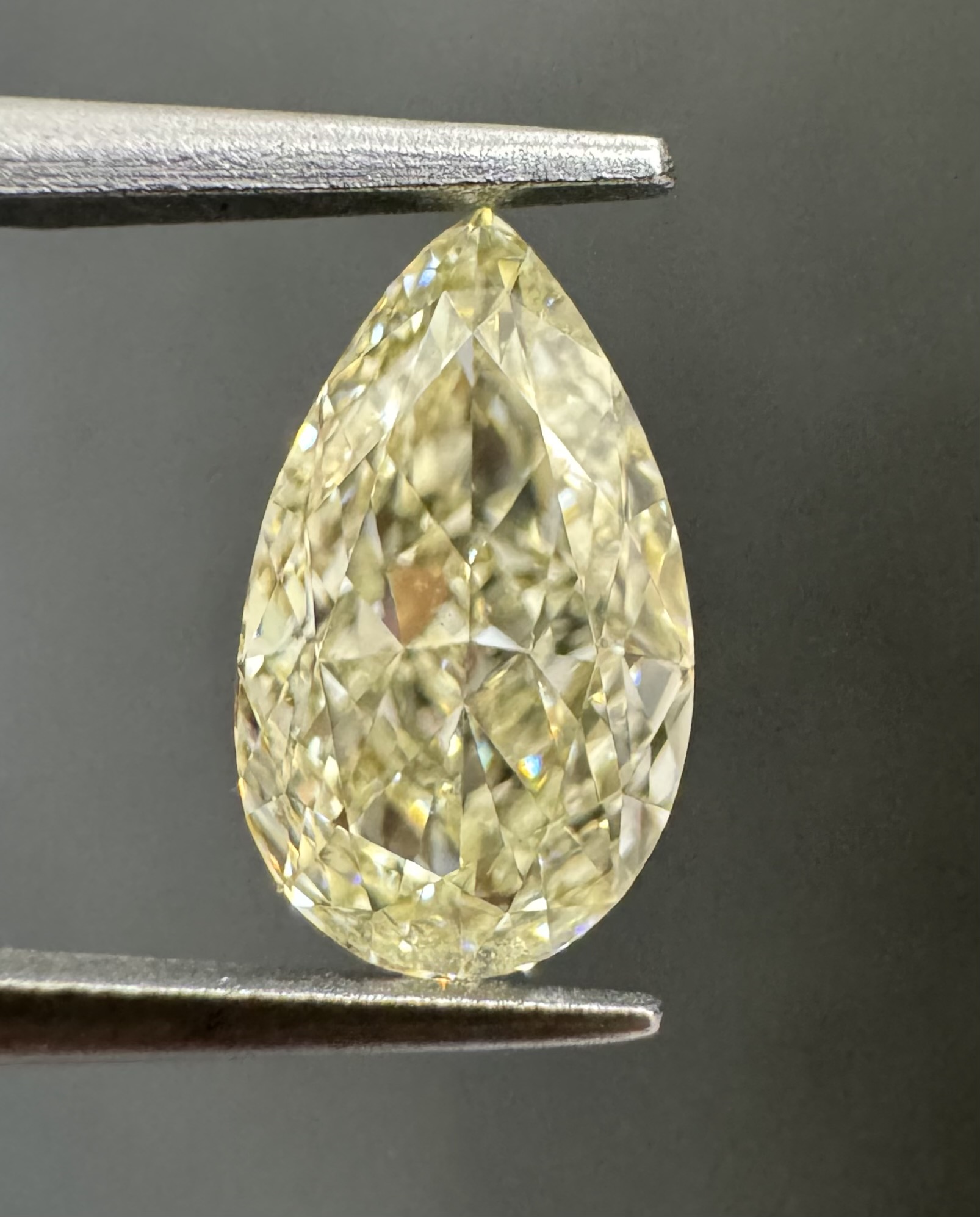 1.01ct Pear SINGLE image 2 of 3