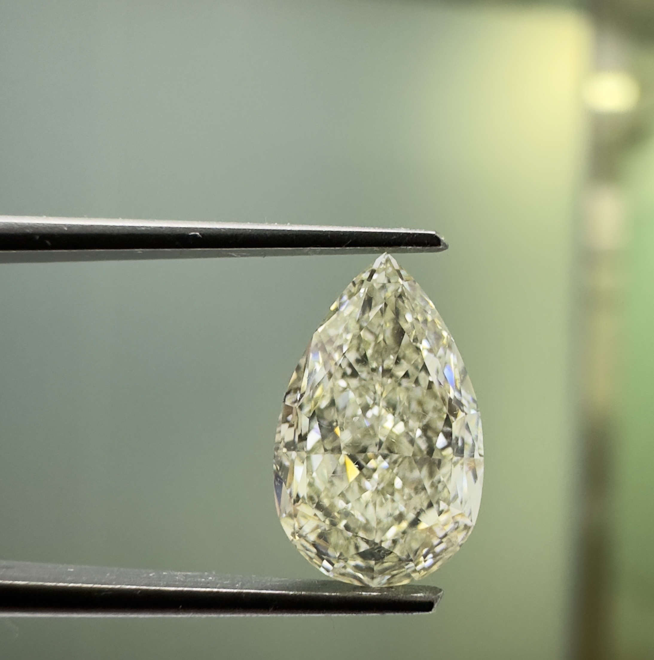 1.59ct Pear SINGLE image 2 of 3