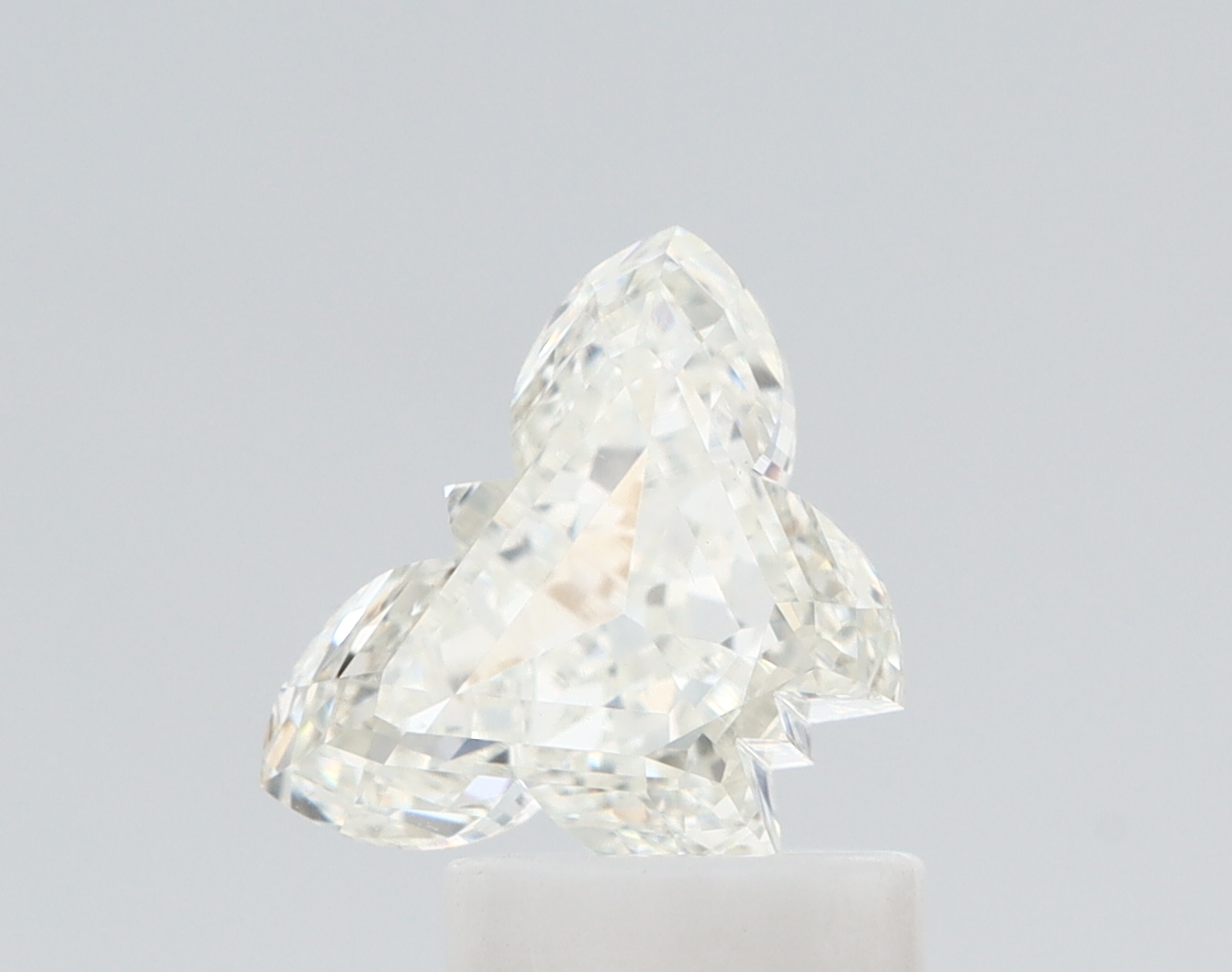 1.52ct BUTTERFLY STEP CUT SINGLE image 2 of 3