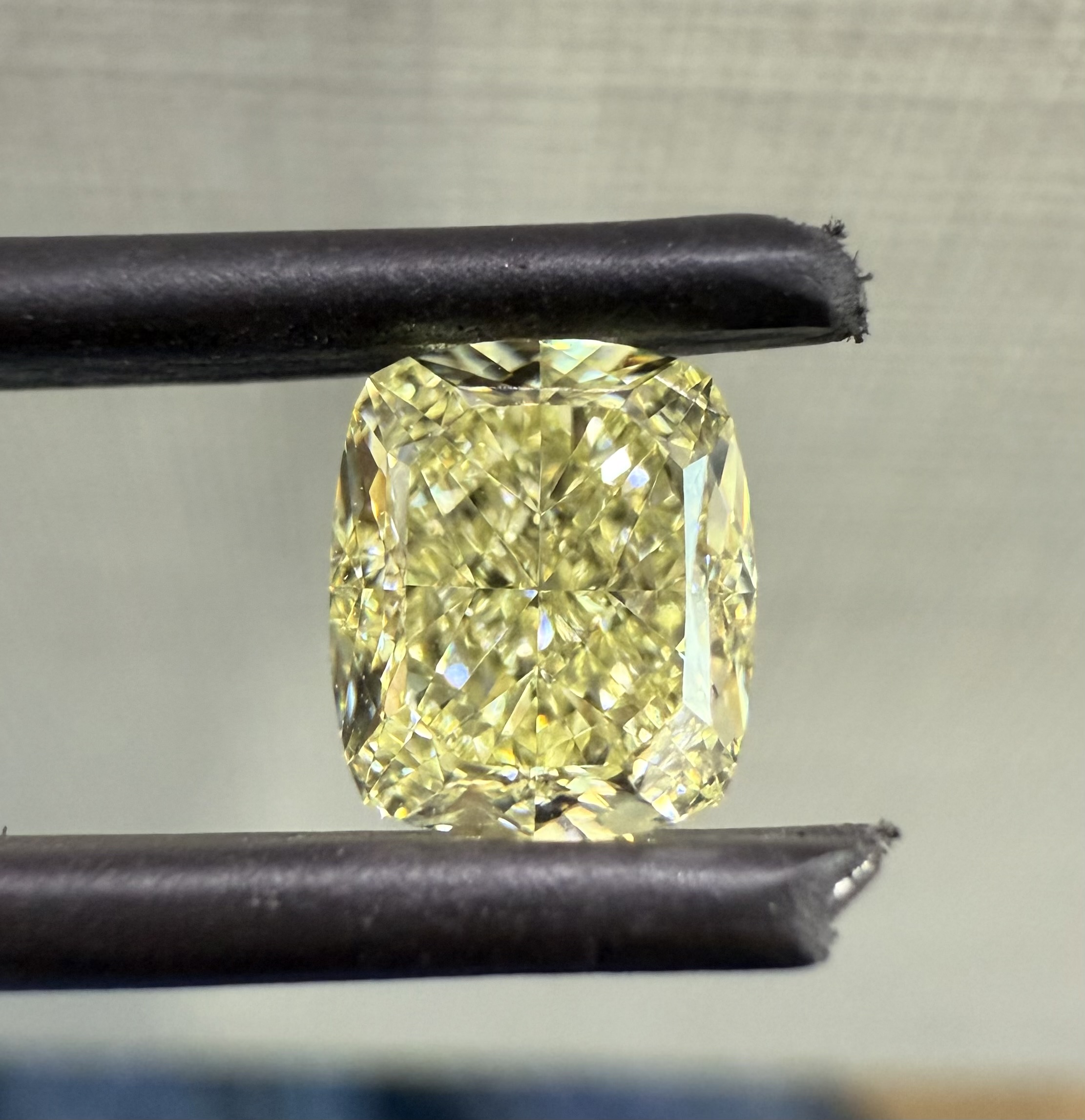 1.05ct Cushion SINGLE image 2 of 3