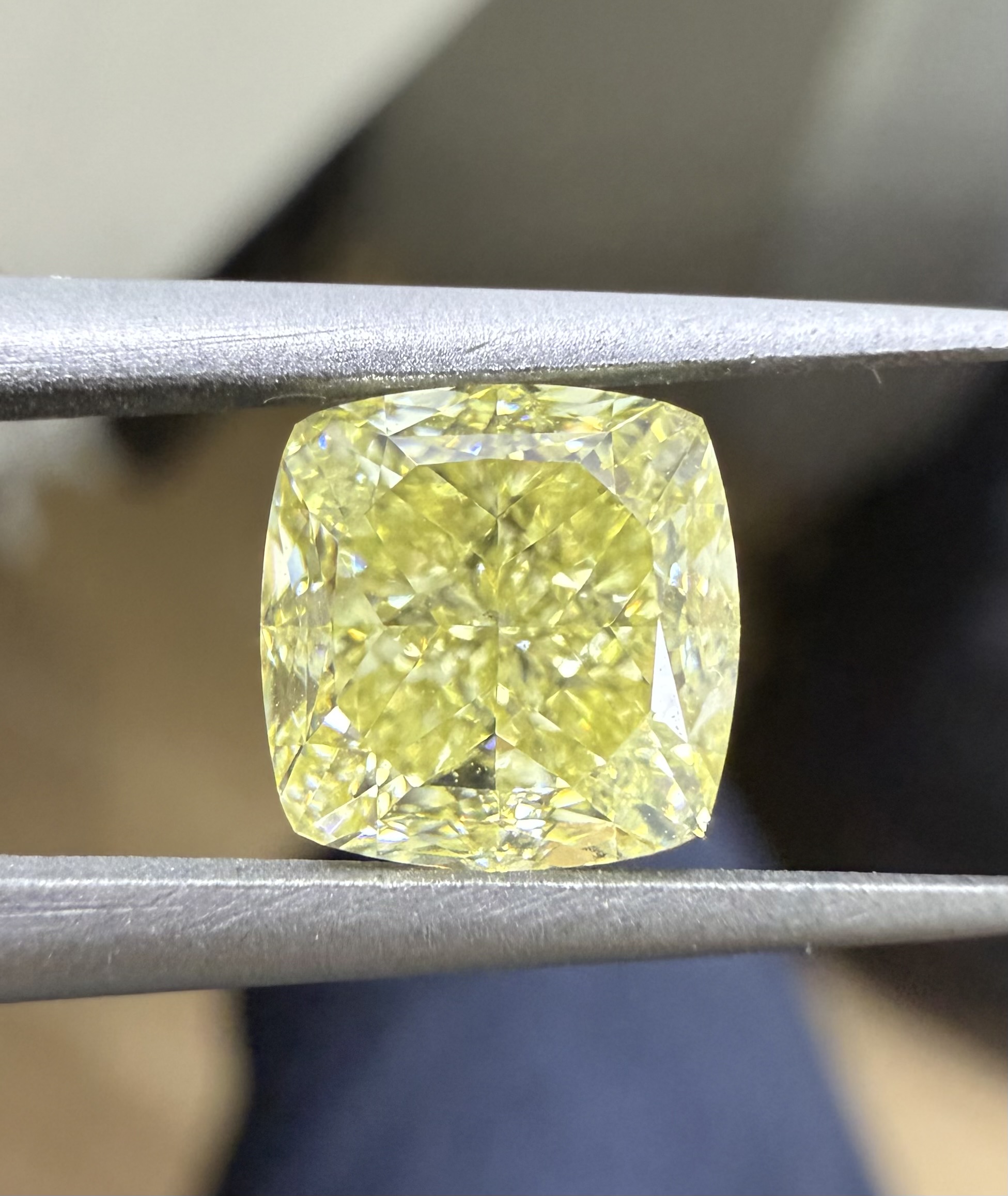 2.06ct Cushion SINGLE image 2 of 3