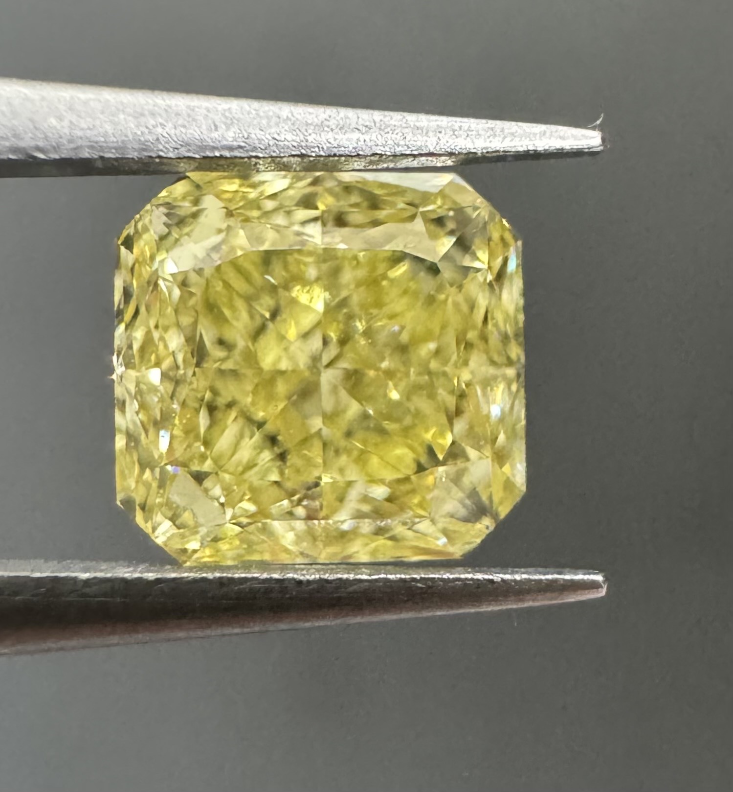 0.81ct Square SINGLE image 2 of 3