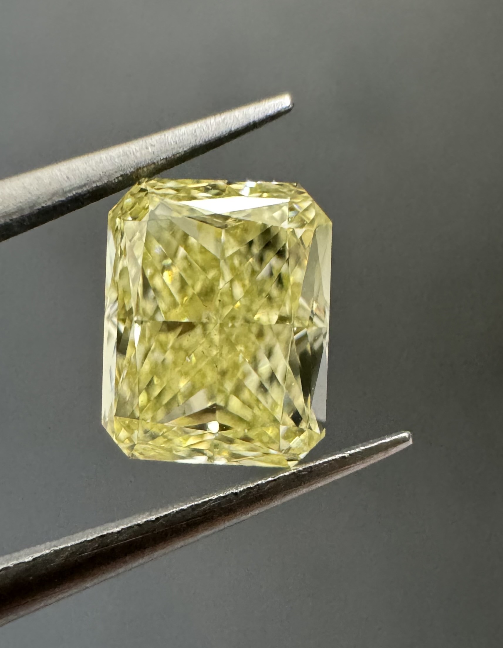 0.81ct Radiant SINGLE image 2 of 3