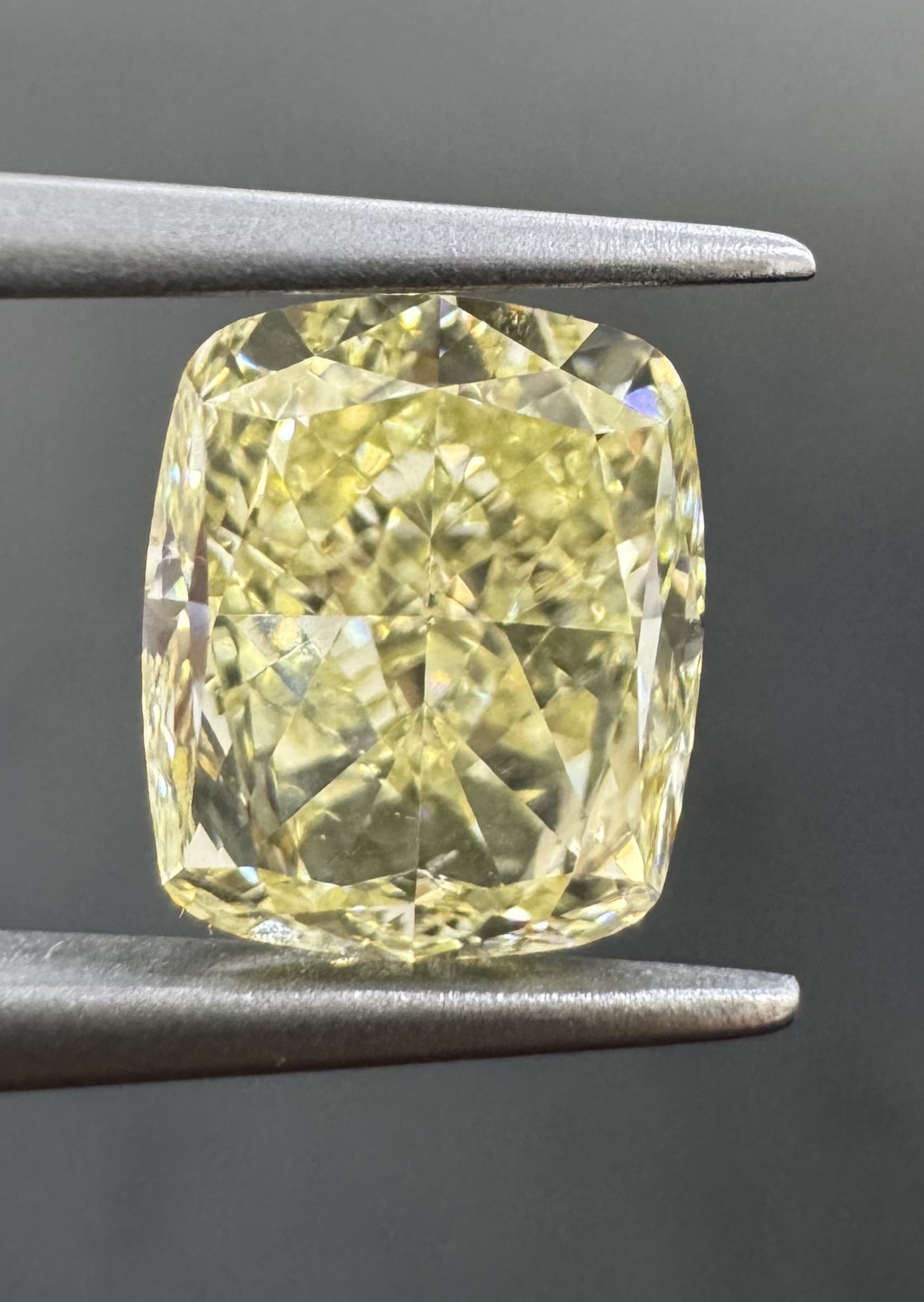 3.10ct Cushion SINGLE image 2 of 3