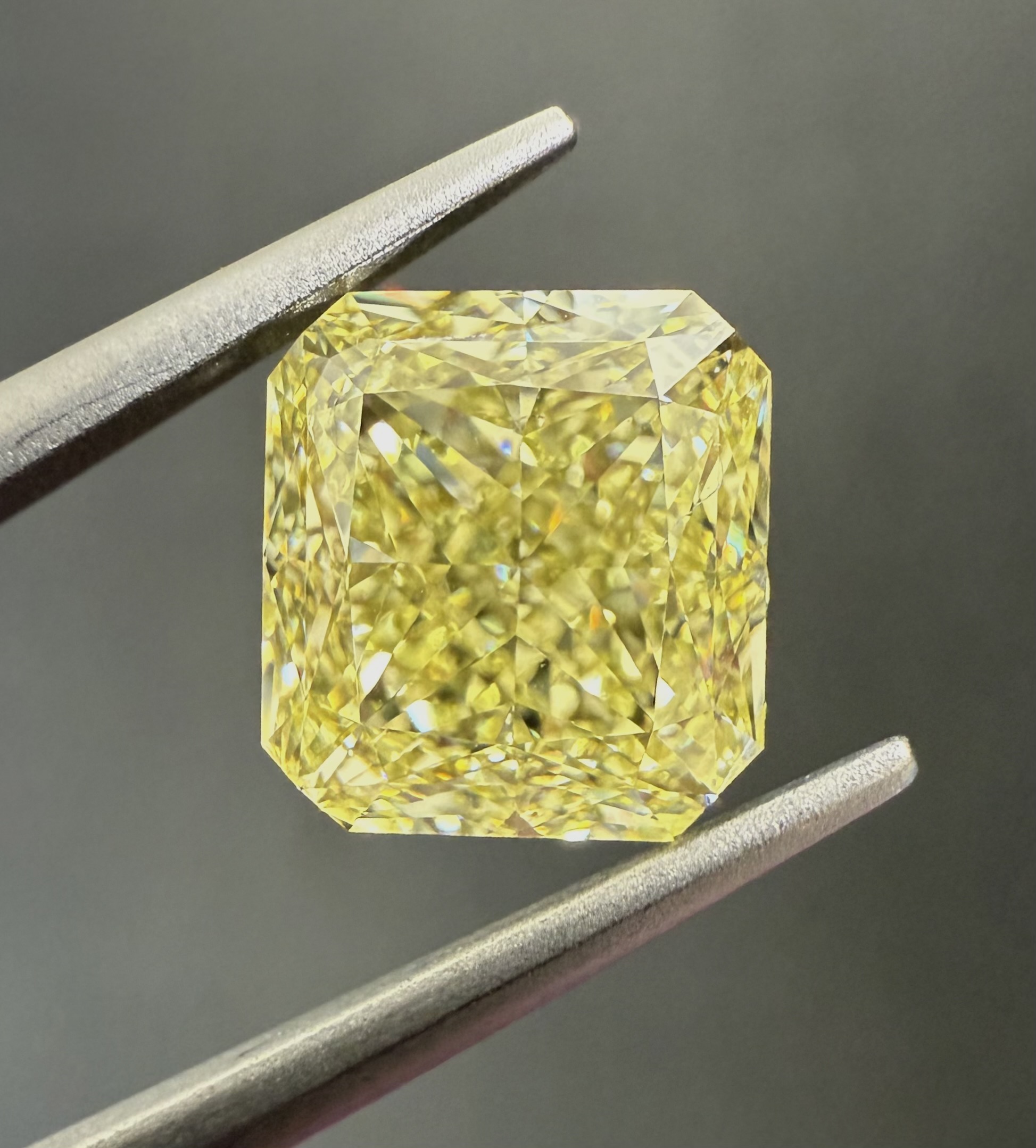 3.02ct Radiant SINGLE image 2 of 3