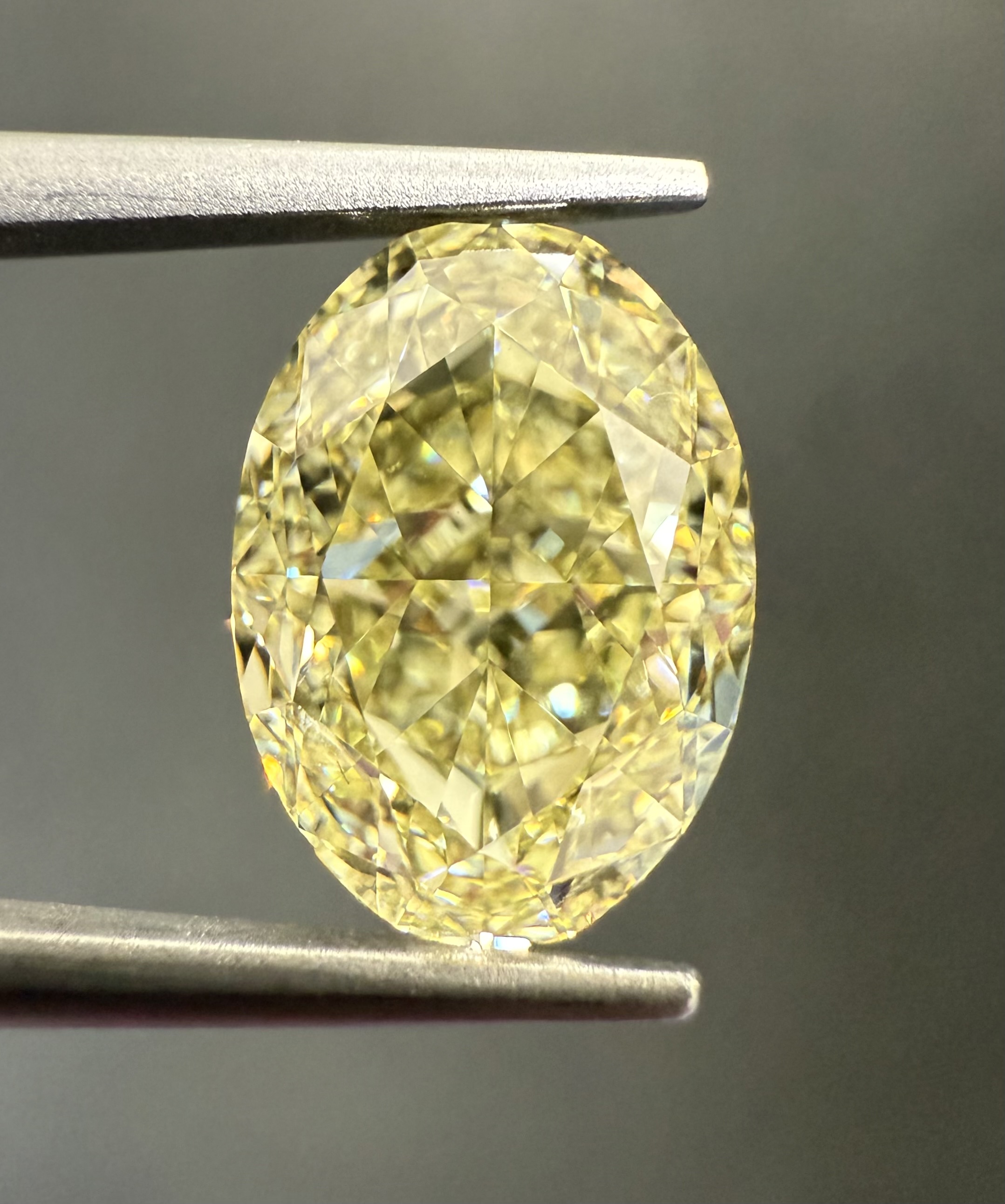 3.04ct Oval SINGLE image 2 of 3