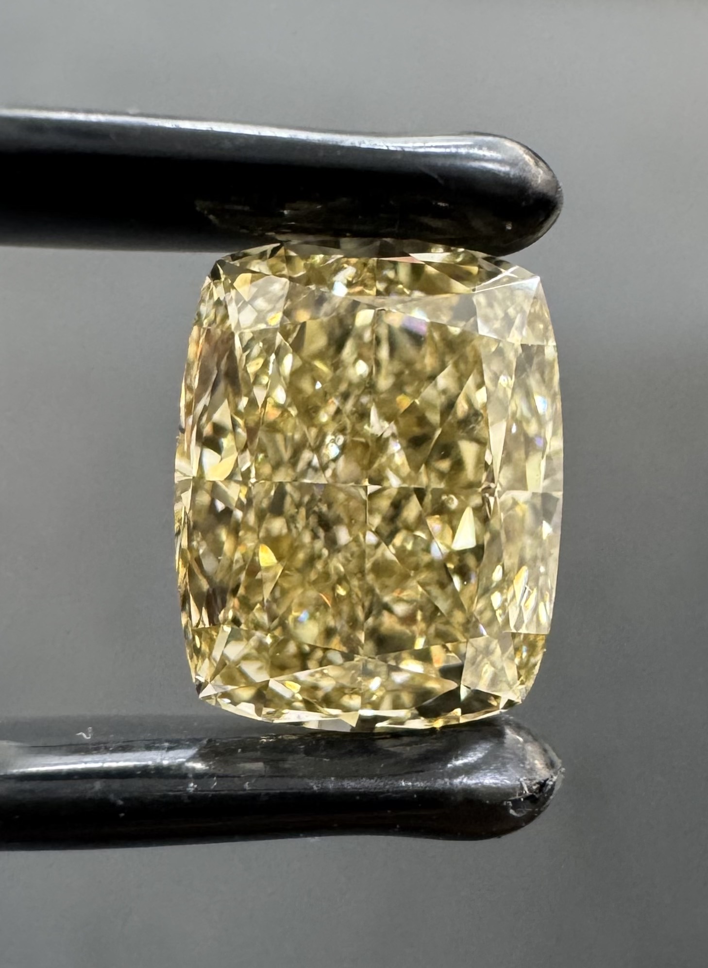 3.01ct Cushion SINGLE image 2 of 3