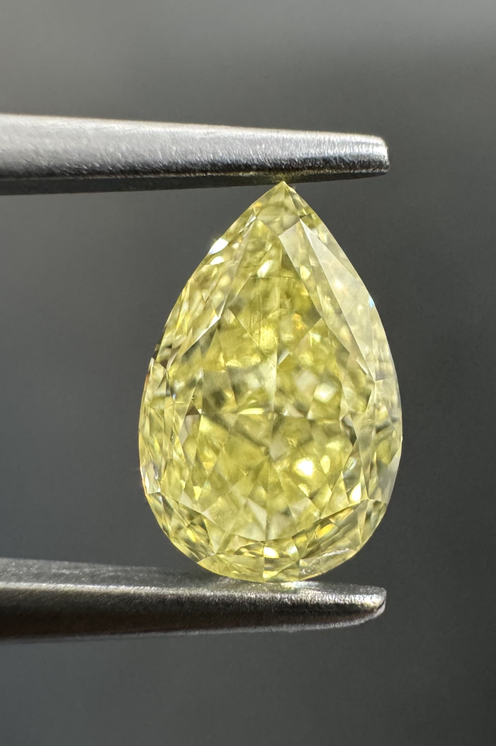 0.90ct Pear SINGLE image 2 of 3