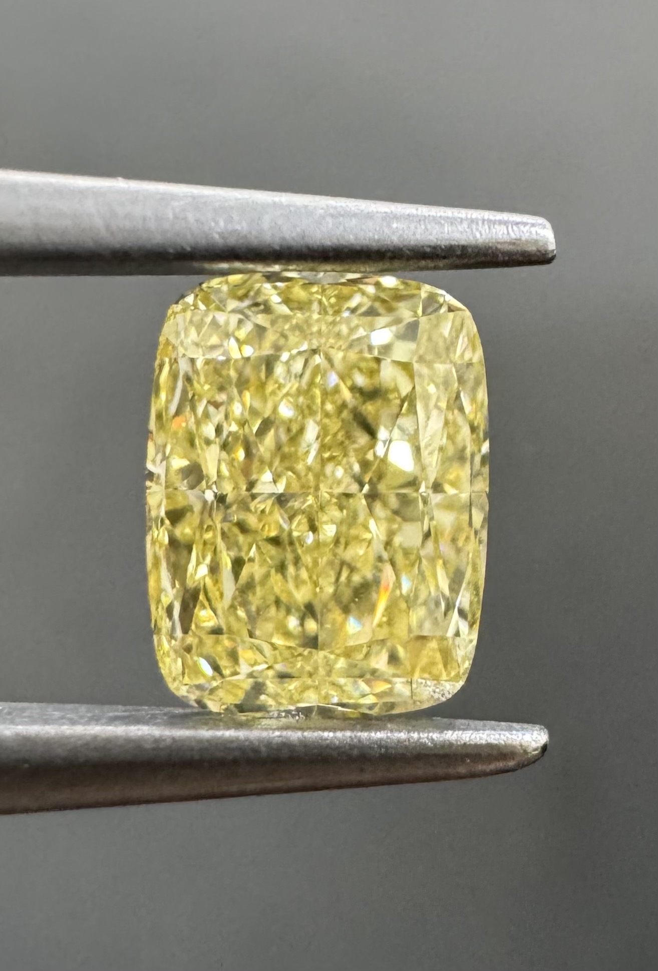 1.01ct Cushion SINGLE image 2 of 3