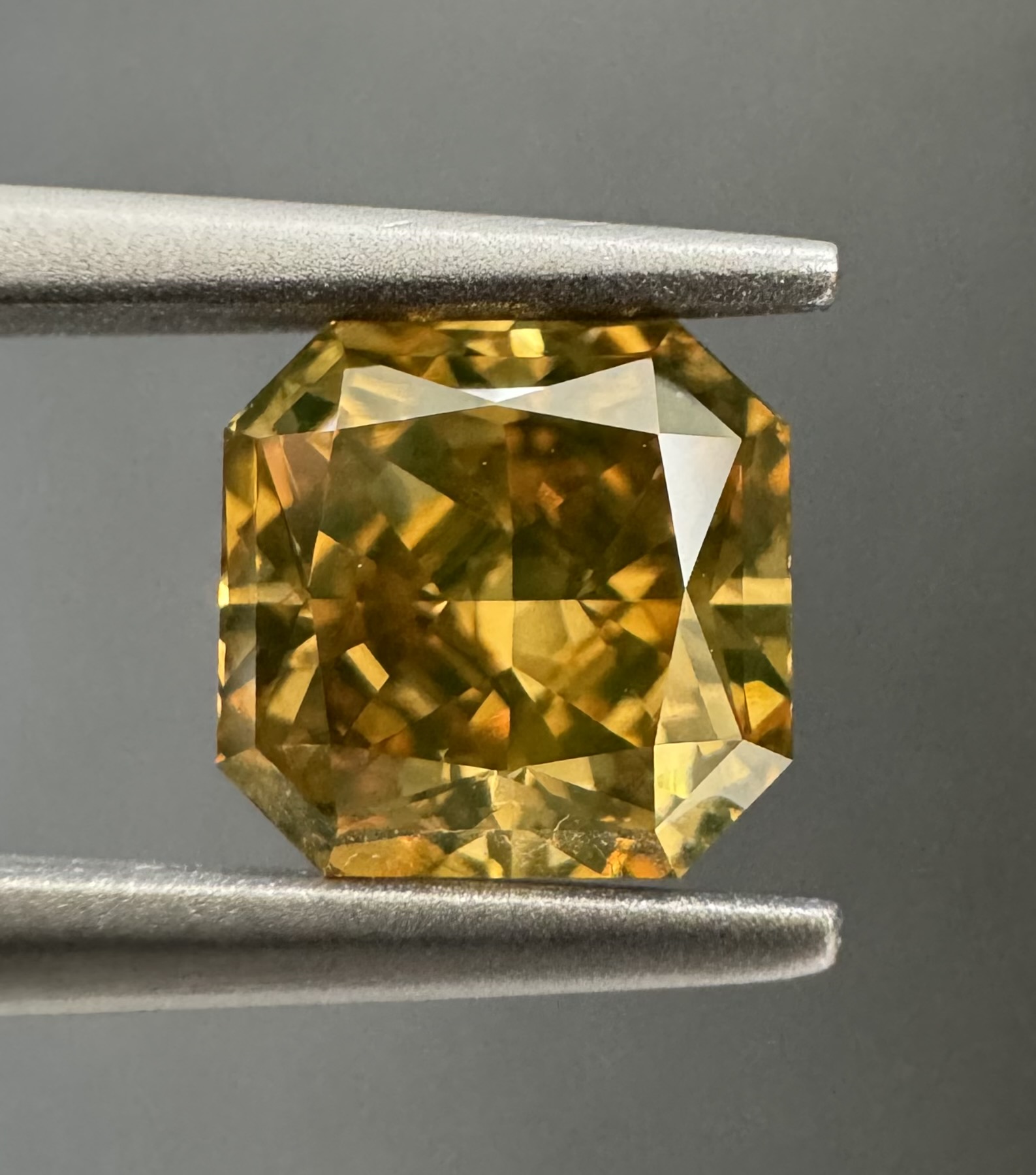 1.01ct Radiant SINGLE image 3 of 4