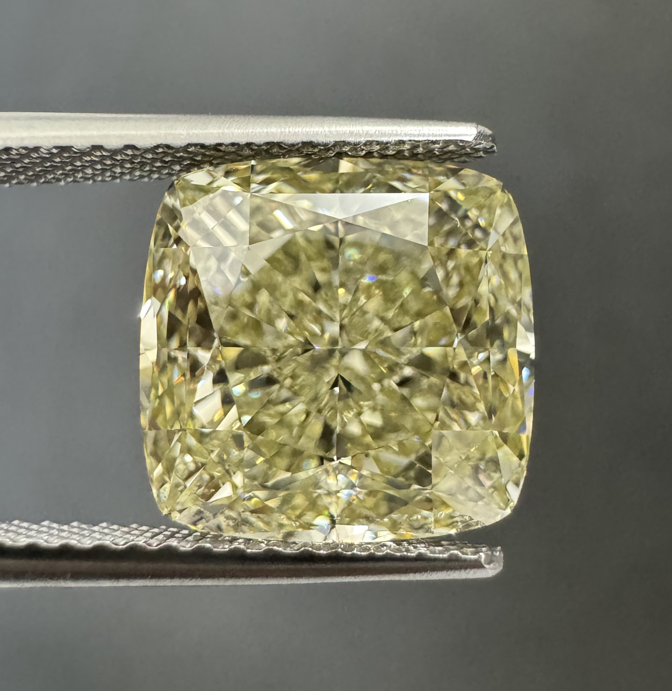 7.49ct Cushion SINGLE image 2 of 3