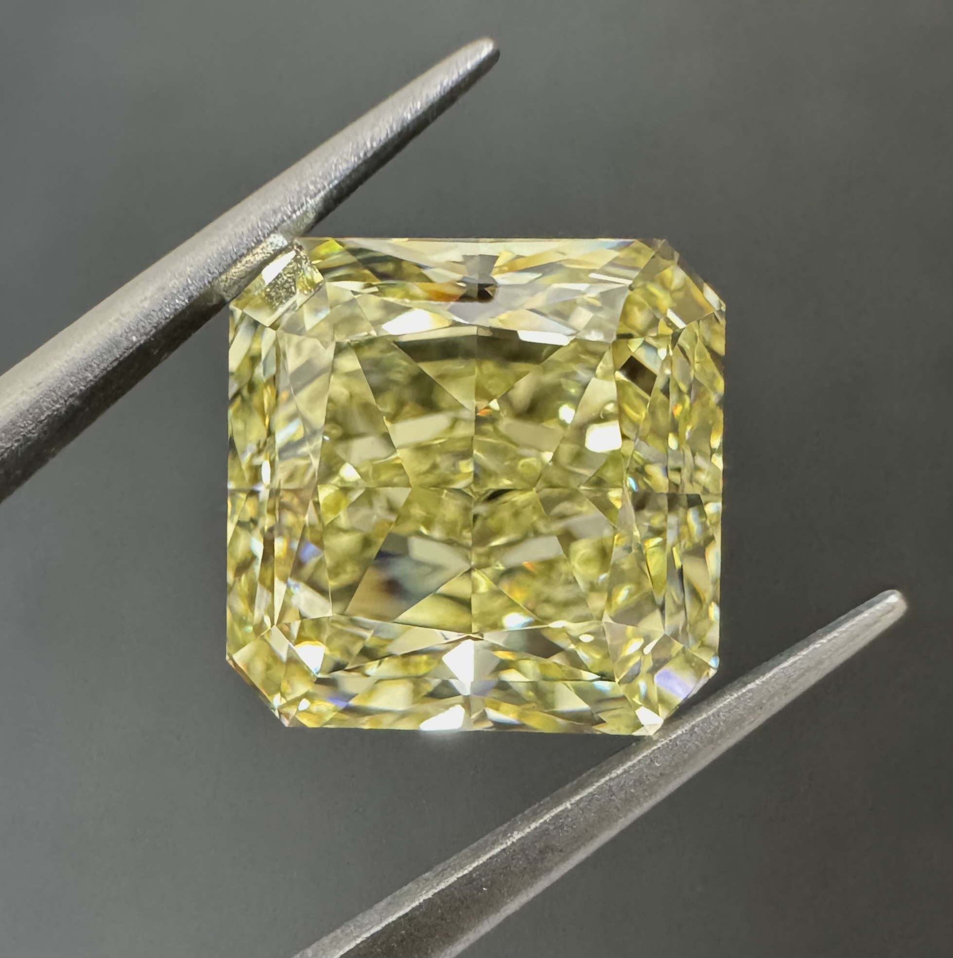 5.02ct Radiant SINGLE image 2 of 2