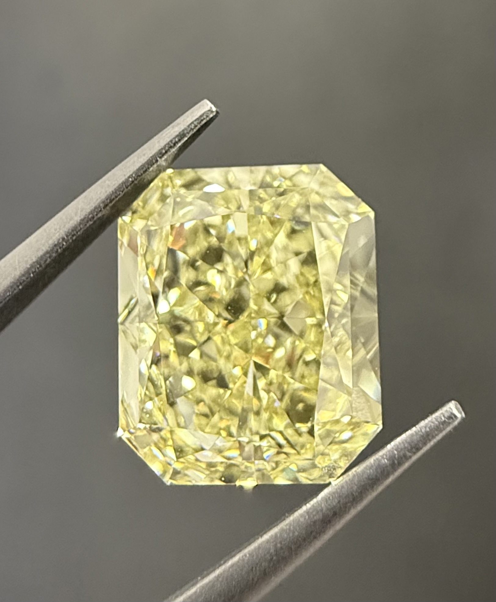 3.61ct Radiant SINGLE image 2 of 3