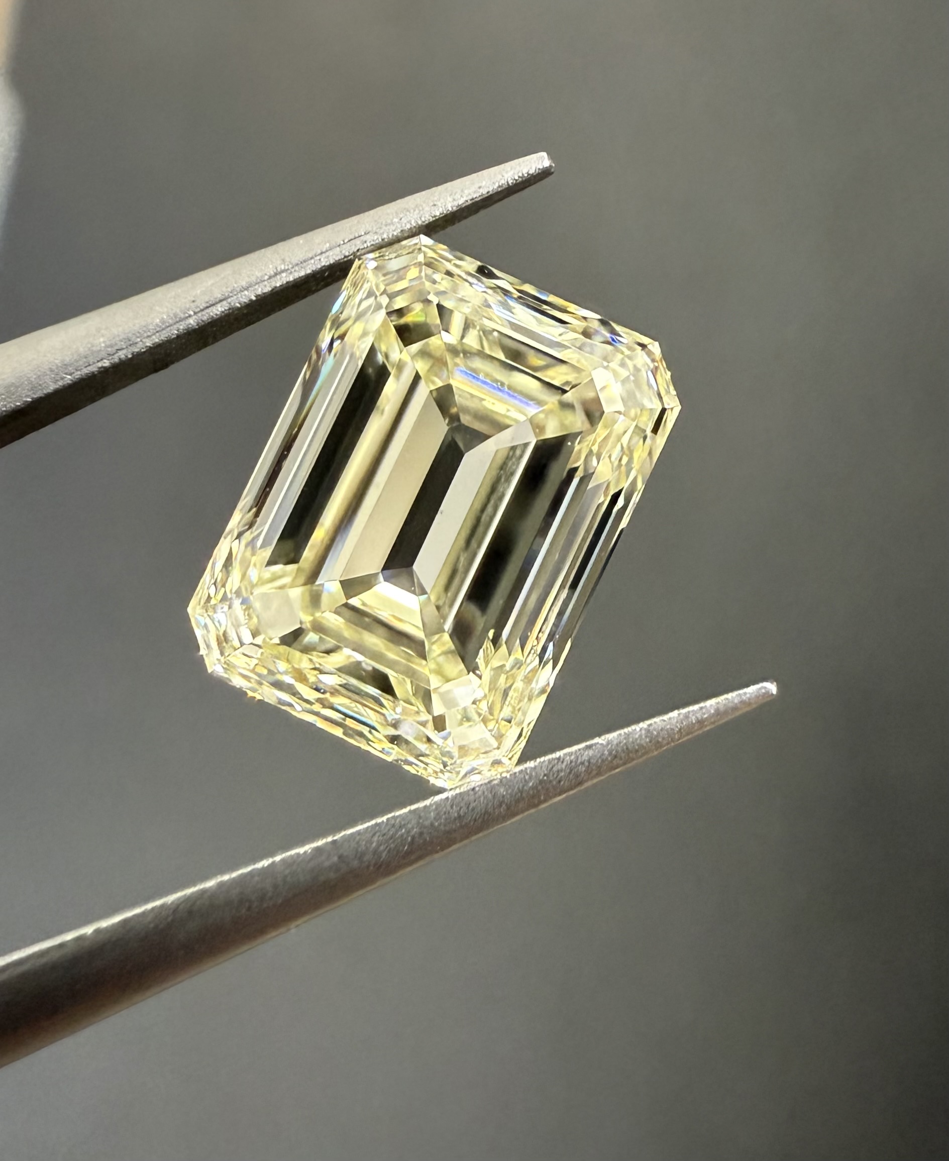 2.01ct Emerald Cut SINGLE image 2 of 3