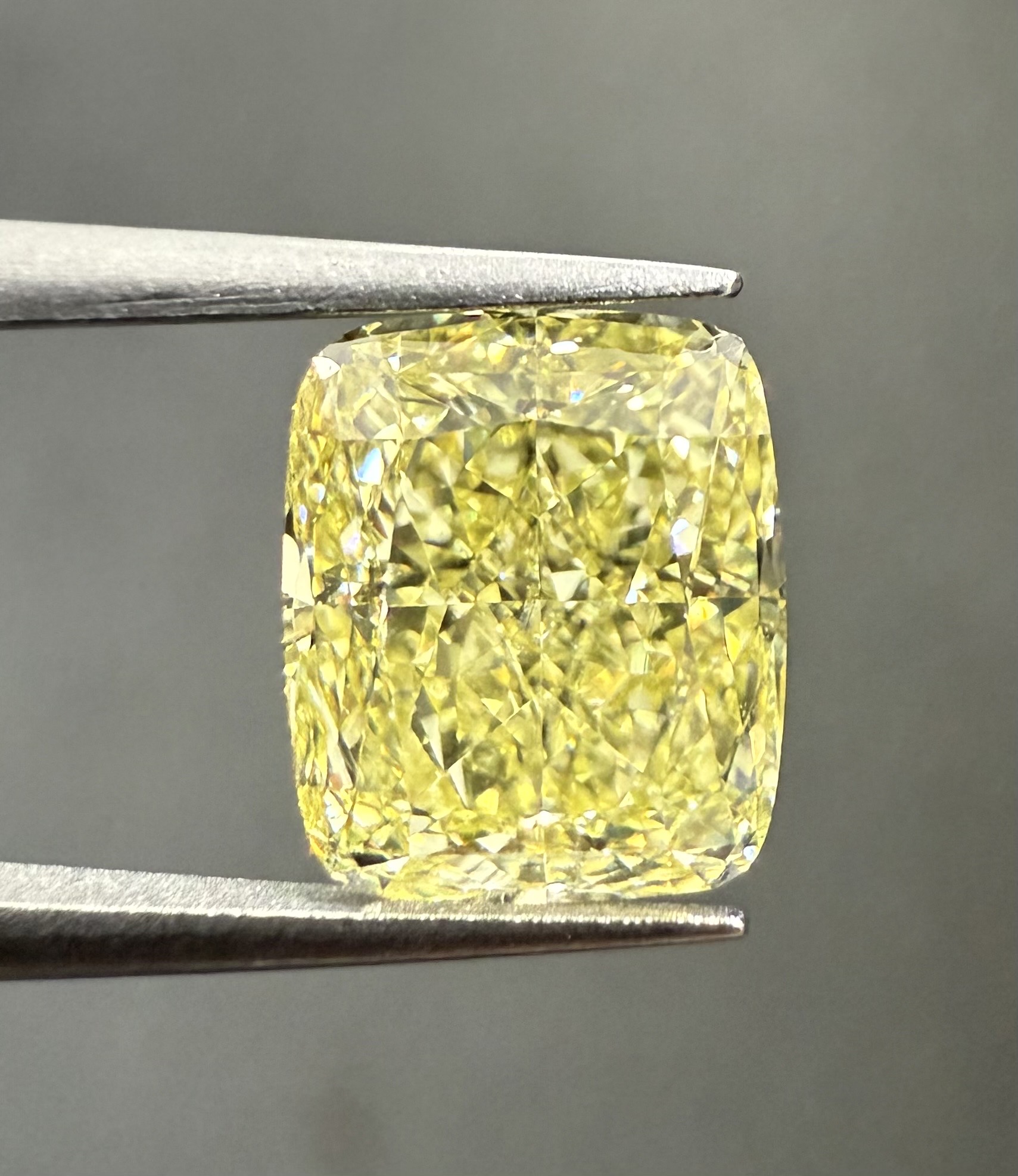 1.70ct Cushion SINGLE image 2 of 3
