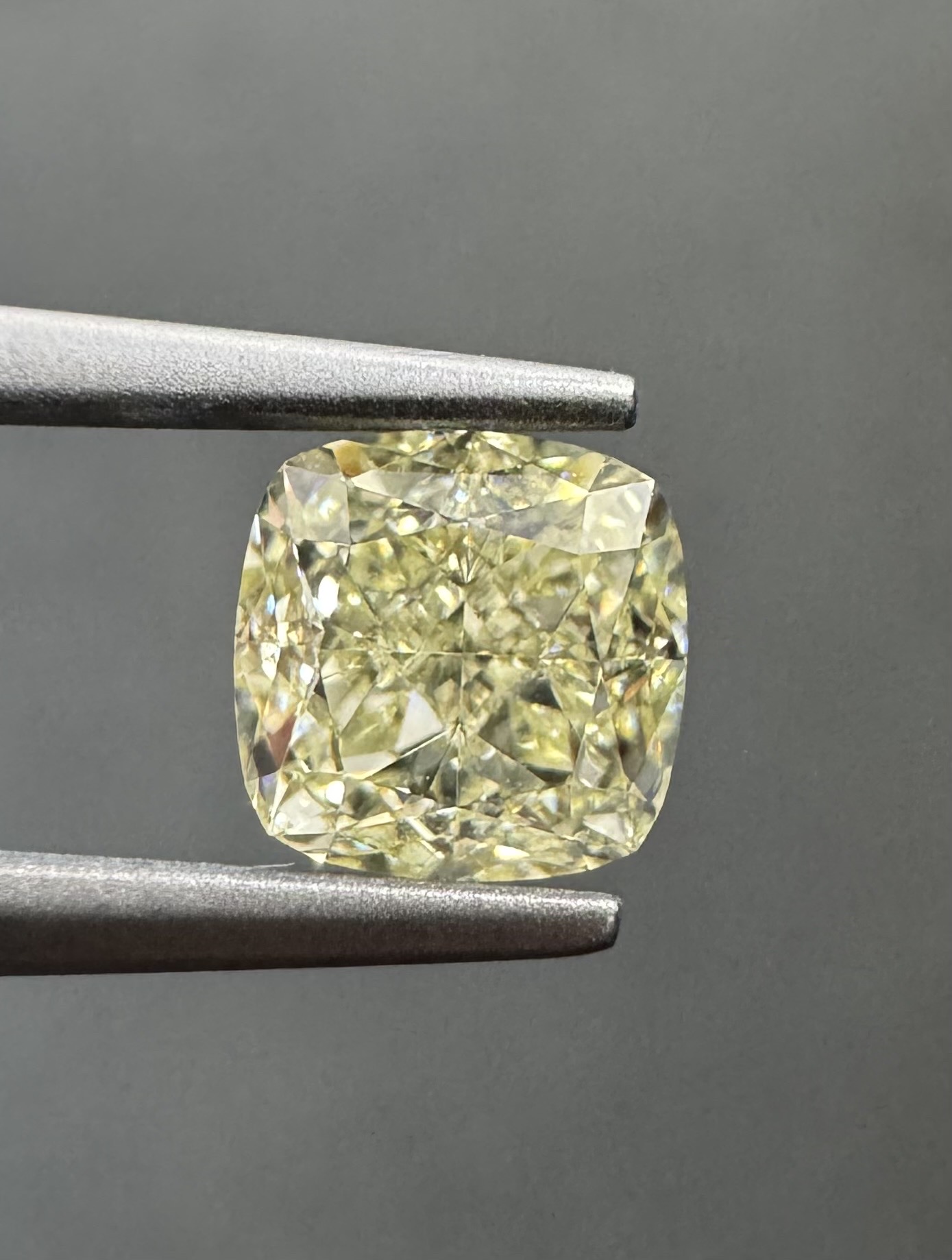 1.10ct Cushion SINGLE image 3 of 4