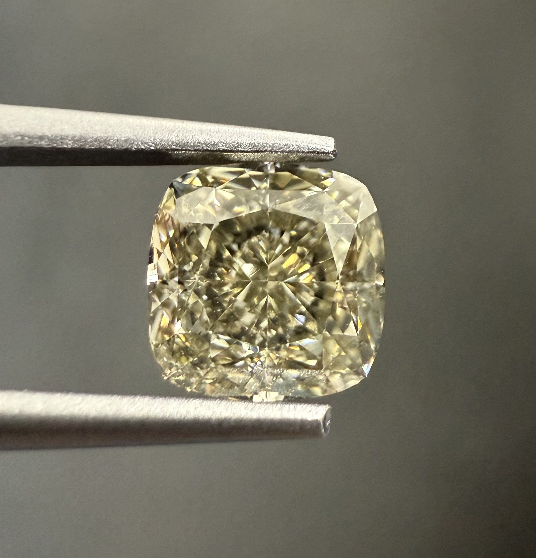 1.02ct Cushion SINGLE image 2 of 3