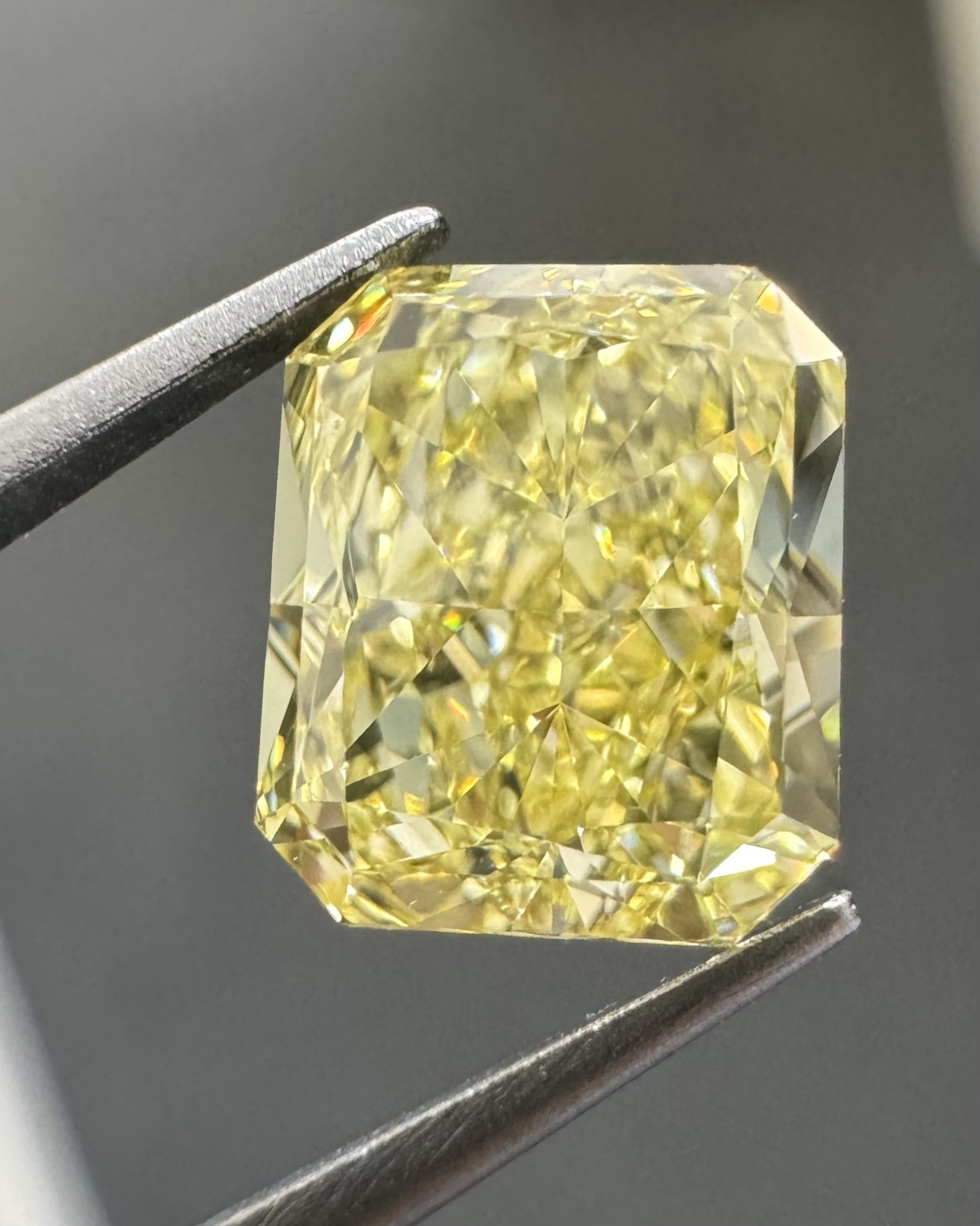 1.92ct Radiant SINGLE image 2 of 3
