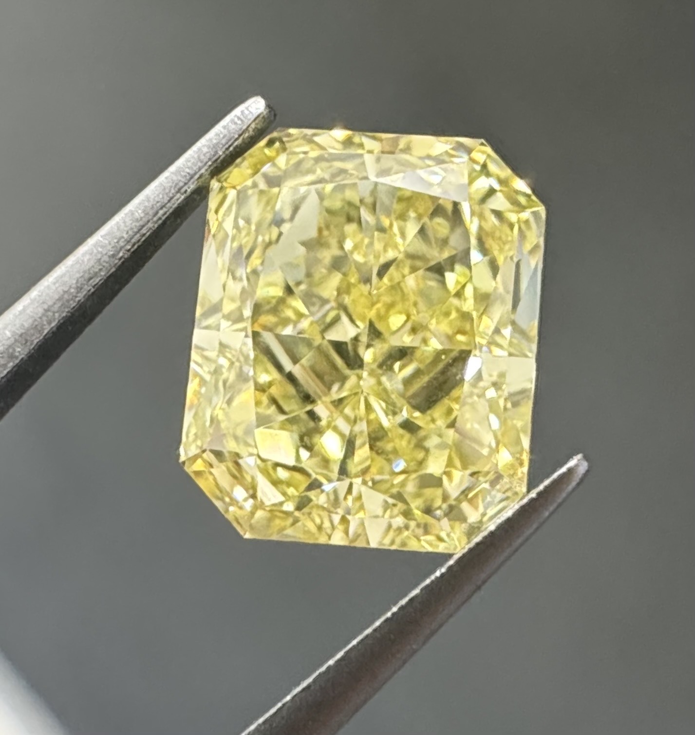 2.00ct Radiant SINGLE image 2 of 3