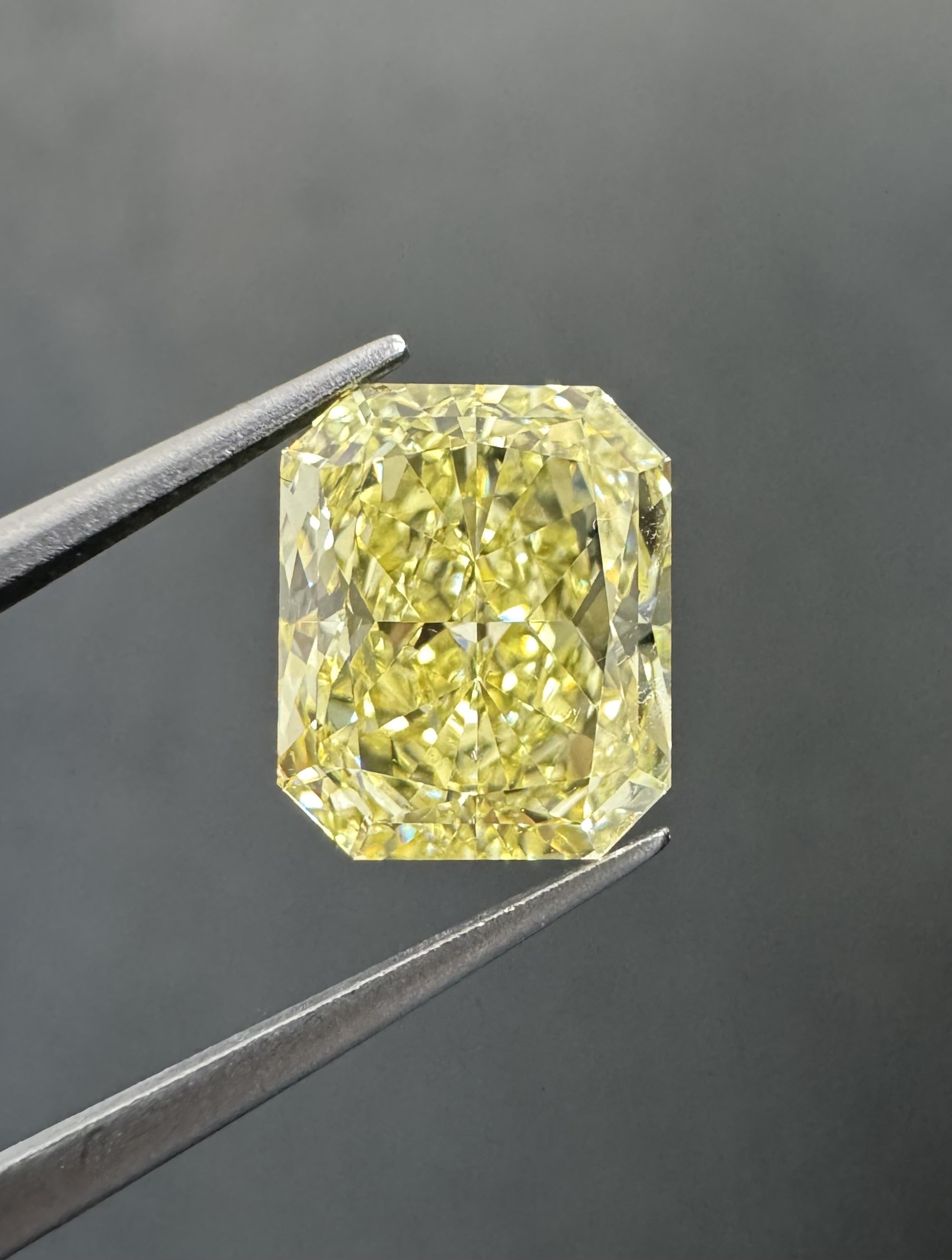 3.00ct Radiant SINGLE image 2 of 3
