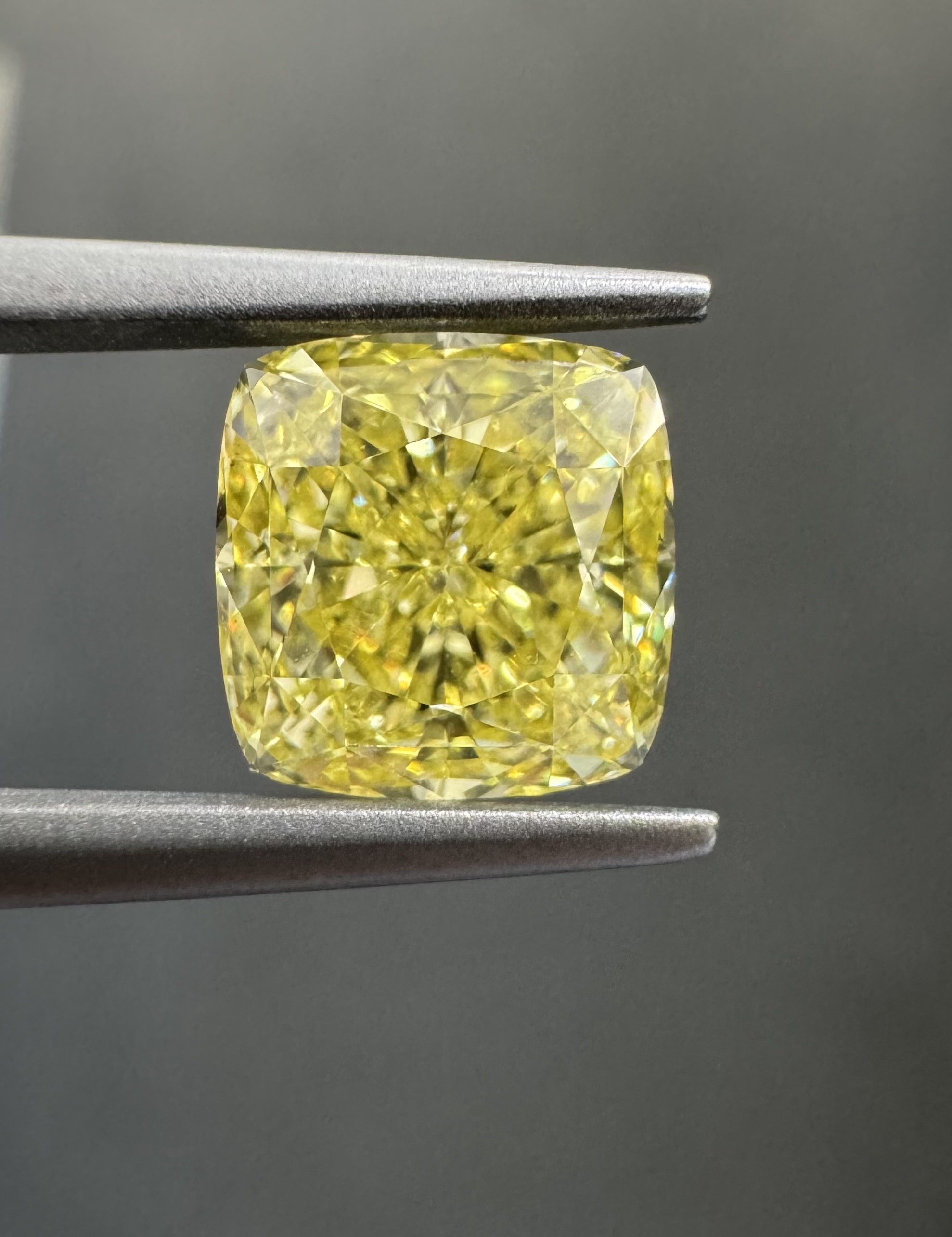 2.02ct Cushion SINGLE image 2 of 3