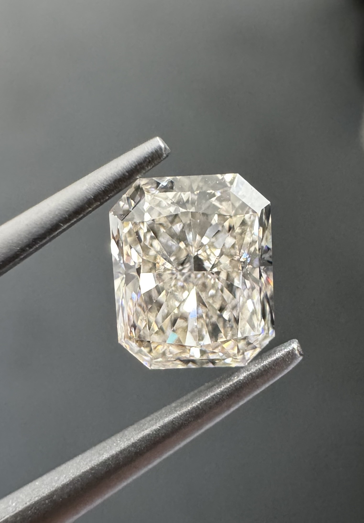 0.90ct Radiant SINGLE image 2 of 3
