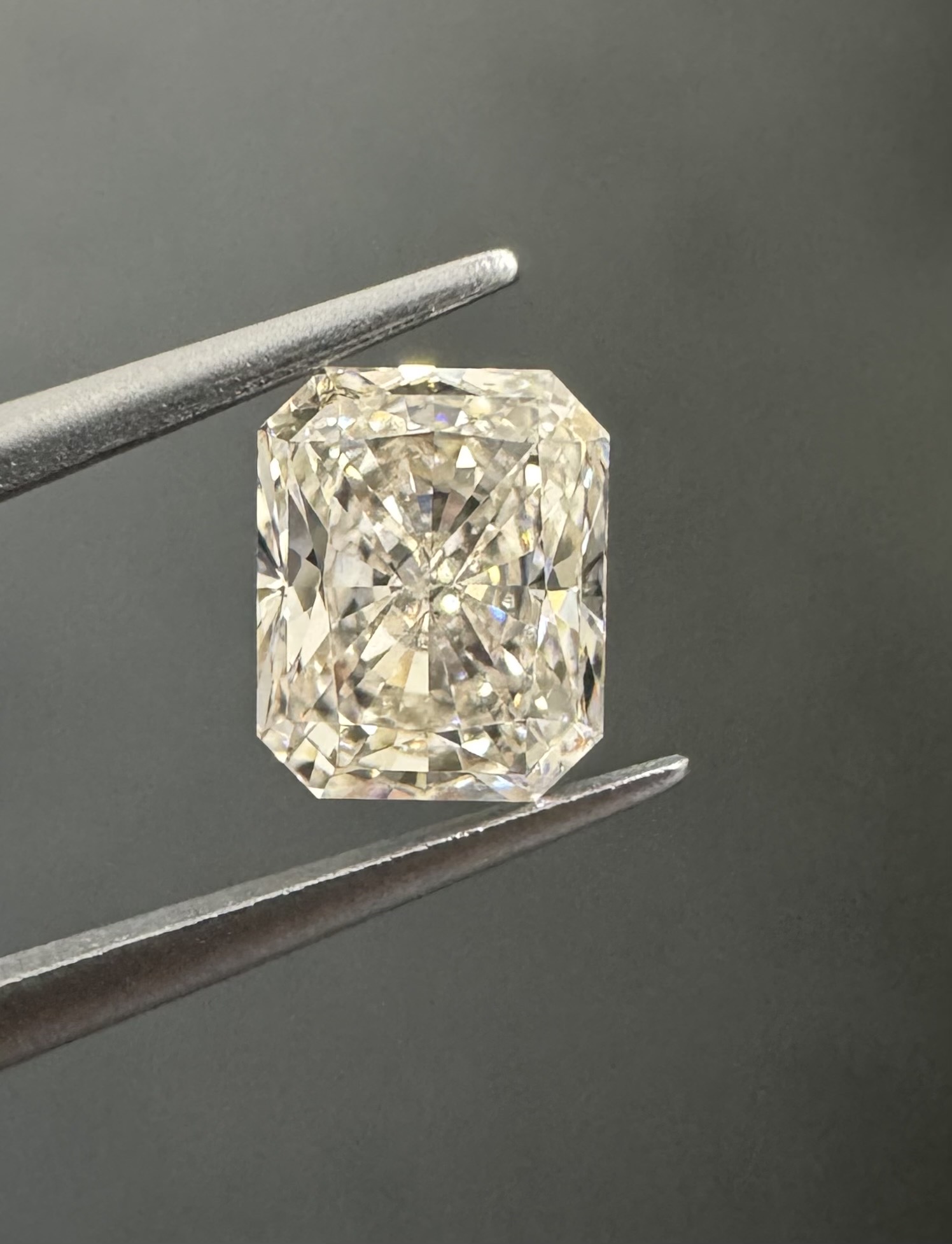0.90ct Radiant SINGLE image 2 of 3